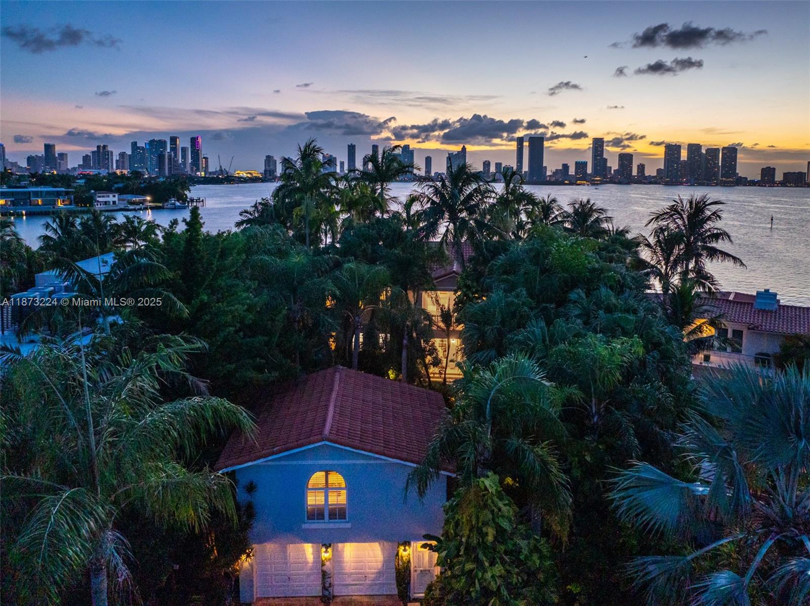 814 Dilido Dr, Miami Beach, Florida 33139, 5 Bedrooms Bedrooms, ,6 BathroomsBathrooms,Residential Lease,For Rent,DI LIDO ISLAND,Dilido Dr,A11873224