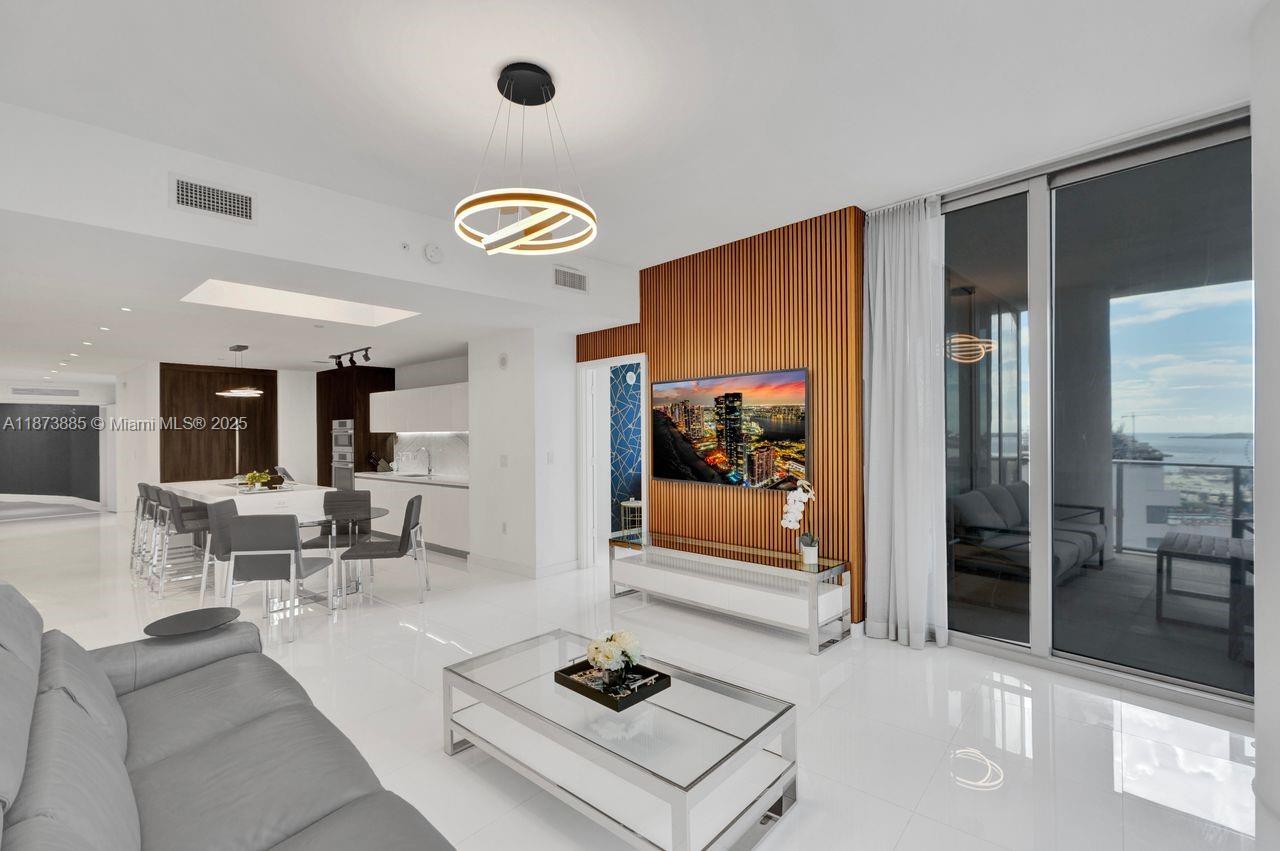 851 1st Ave, Miami, Florida 33132, 3 Bedrooms Bedrooms, ,4 BathroomsBathrooms,Residential,For Sale,Paramount Miami,1st Ave,A11873885