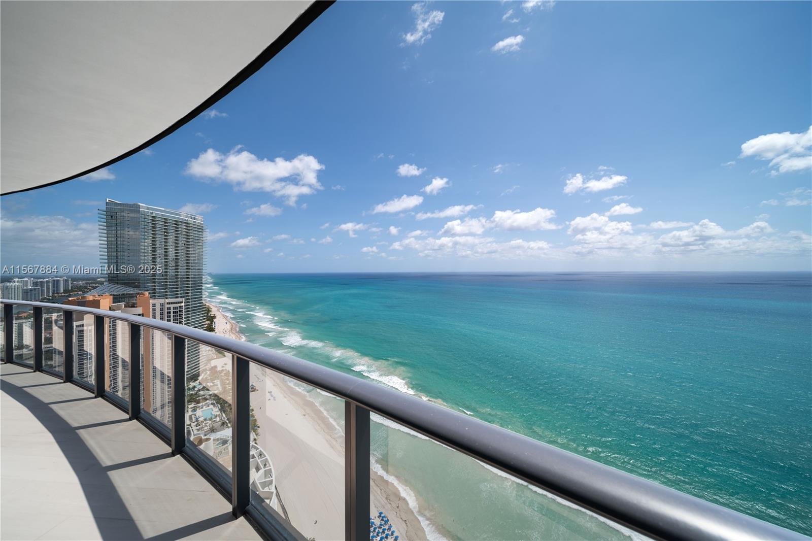 18555 Collins Ave, Sunny Isles Beach, Florida 33160, 4 Bedrooms Bedrooms, ,4 BathroomsBathrooms,Residential,Sold,PORSCHE DESIGN TOWER,Collins Ave,A11567884