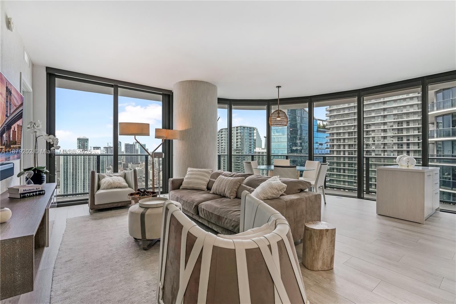 55 9th St, Miami, Florida 33130, 3 Bedrooms Bedrooms, ,3 BathroomsBathrooms,Residential Lease,For Rent,BRICKELL HEIGHTS WEST CON,9th St,A11879202