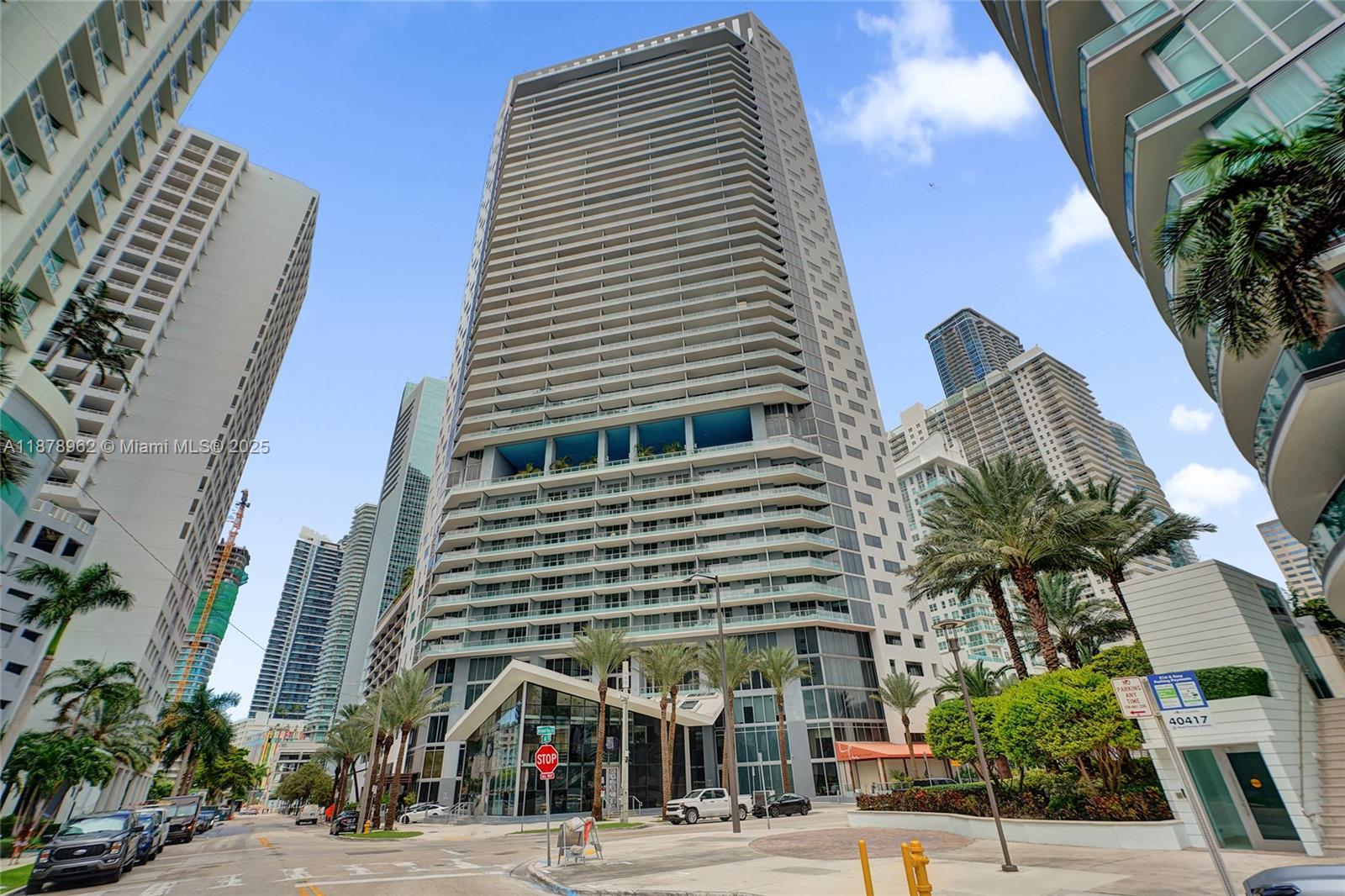 1300 Brickell Bay Dr, Miami, Florida 33131, 3 Bedrooms Bedrooms, ,3 BathroomsBathrooms,Residential Lease,For Rent,BRICKELLHOUSE CONDO,Brickell Bay Dr,A11878962