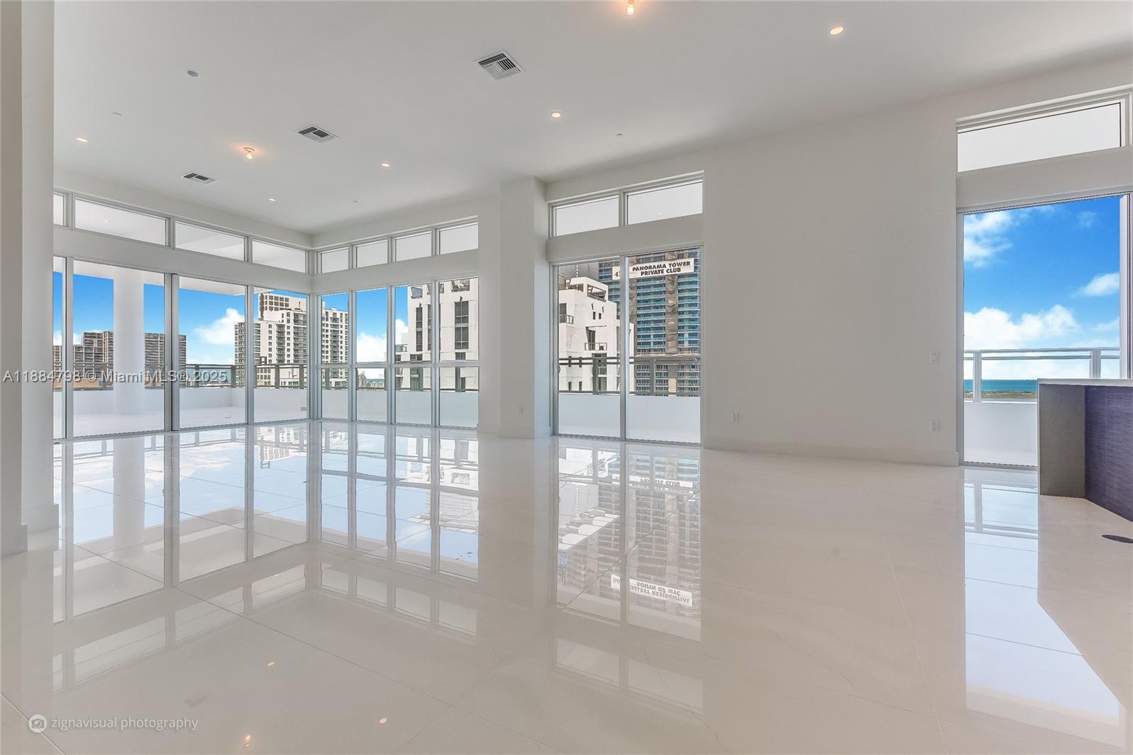 1080 Brickell Ave, Miami, Florida 33131, 4 Bedrooms Bedrooms, ,4 BathroomsBathrooms,Residential Lease,For Rent,THE BONDO (1080 BRICKELL),Brickell Ave,A11884798