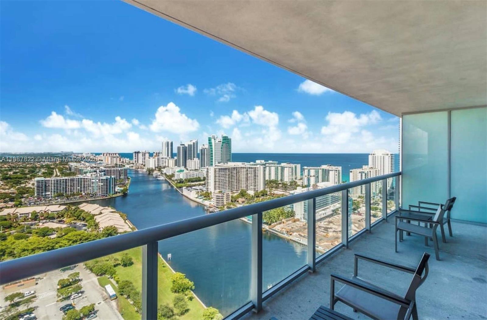 Hallandale Beach, Florida 33009, 2 Bedrooms Bedrooms, ,2 BathroomsBathrooms,Residential,For Sale,Beachwalk,A11887822