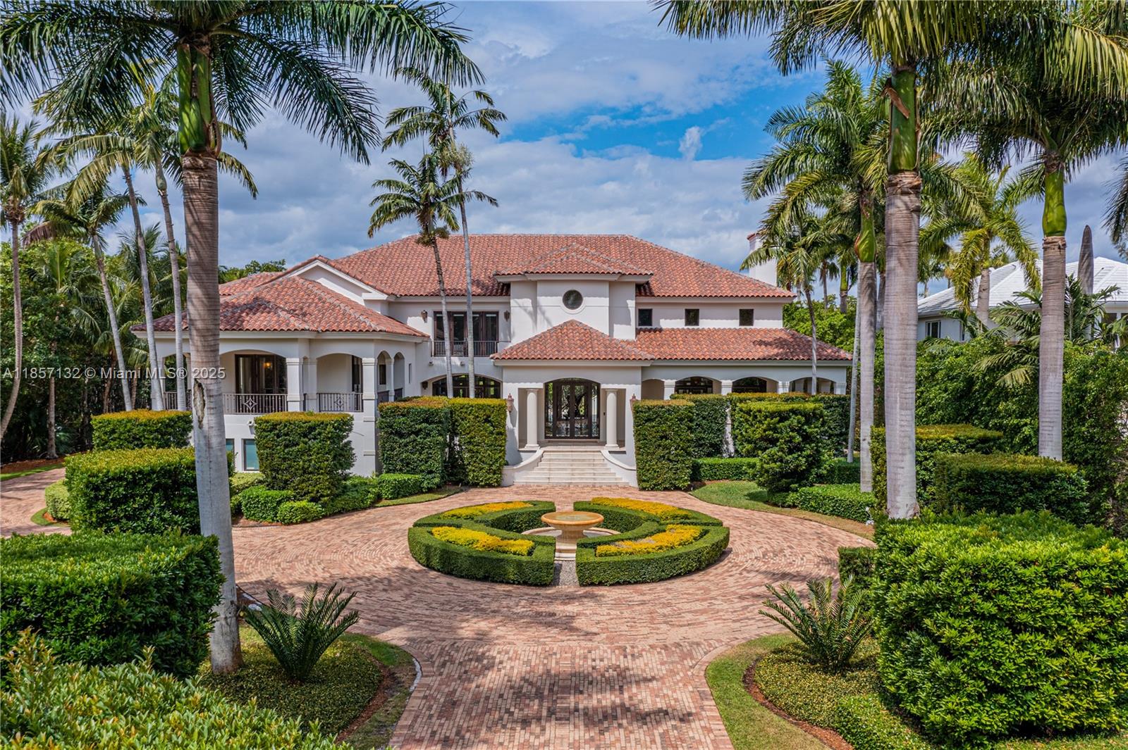 3 Tahiti Beach Island Rd, Coral Gables, Florida 33143, 6 Bedrooms Bedrooms, ,5 BathroomsBathrooms,Residential,Sold,COCOPLUM SEC 2 PLAT E,Tahiti Beach Island Rd,A11857132