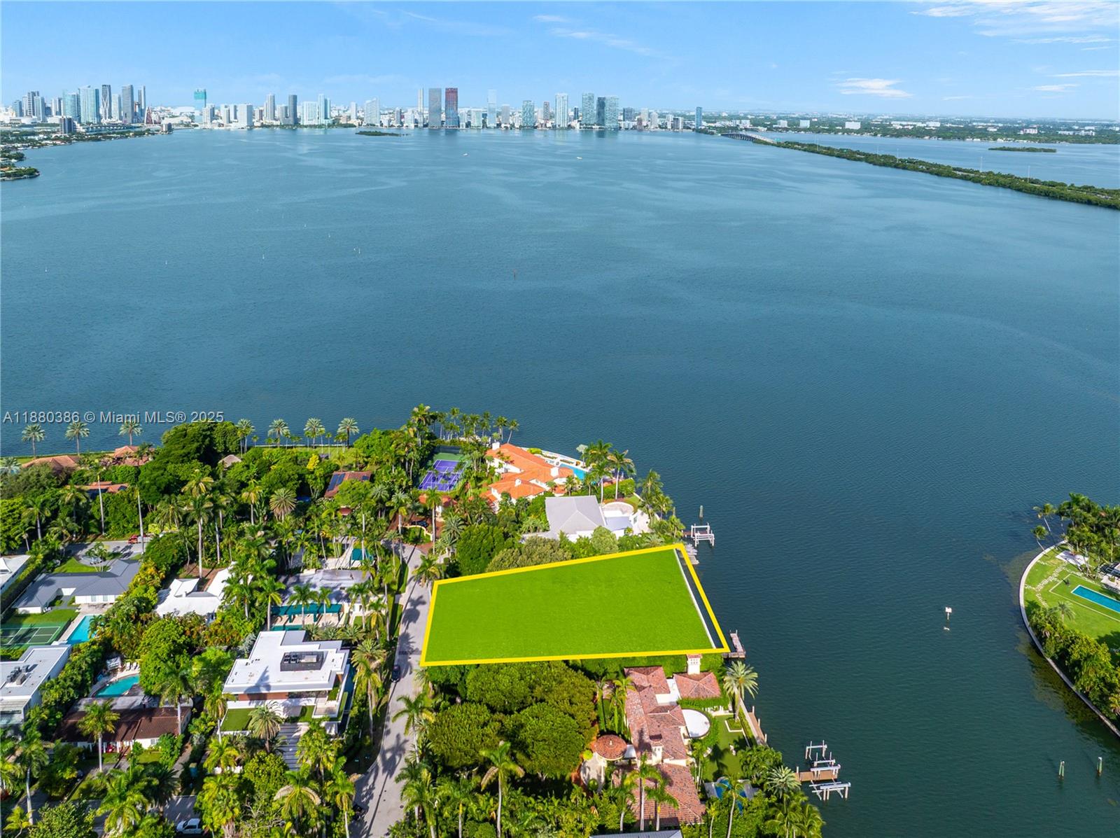 1821 27th St, Miami Beach, Florida 33140, 7 Bedrooms Bedrooms, ,7 BathroomsBathrooms,Residential,Sold,SUNSET ISLANDS-ISLAND NO,27th St,A11880386