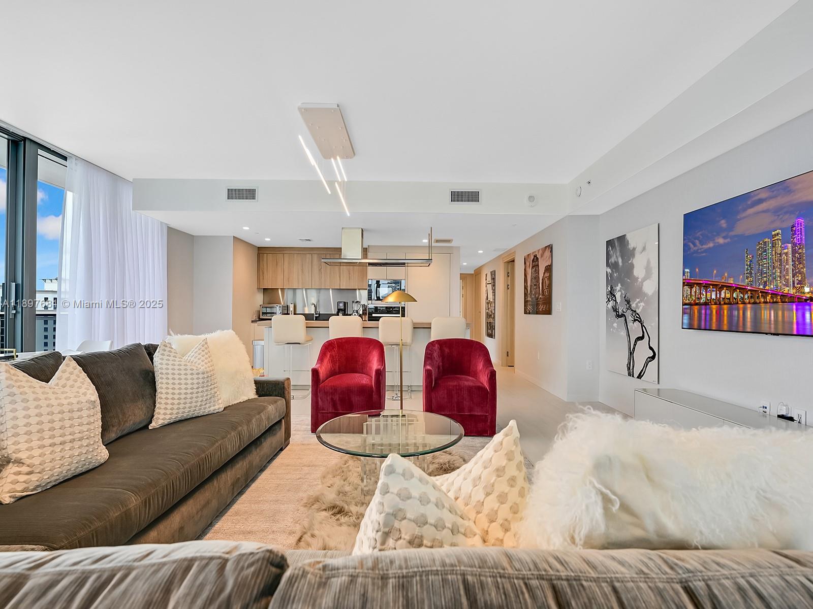 1000 Brickell Plz, Miami, Florida 33131, 3 Bedrooms Bedrooms, ,3 BathroomsBathrooms,Residential Lease,For Rent,BRICKELL FLATIRON CONDO,Brickell Plz,A11897681