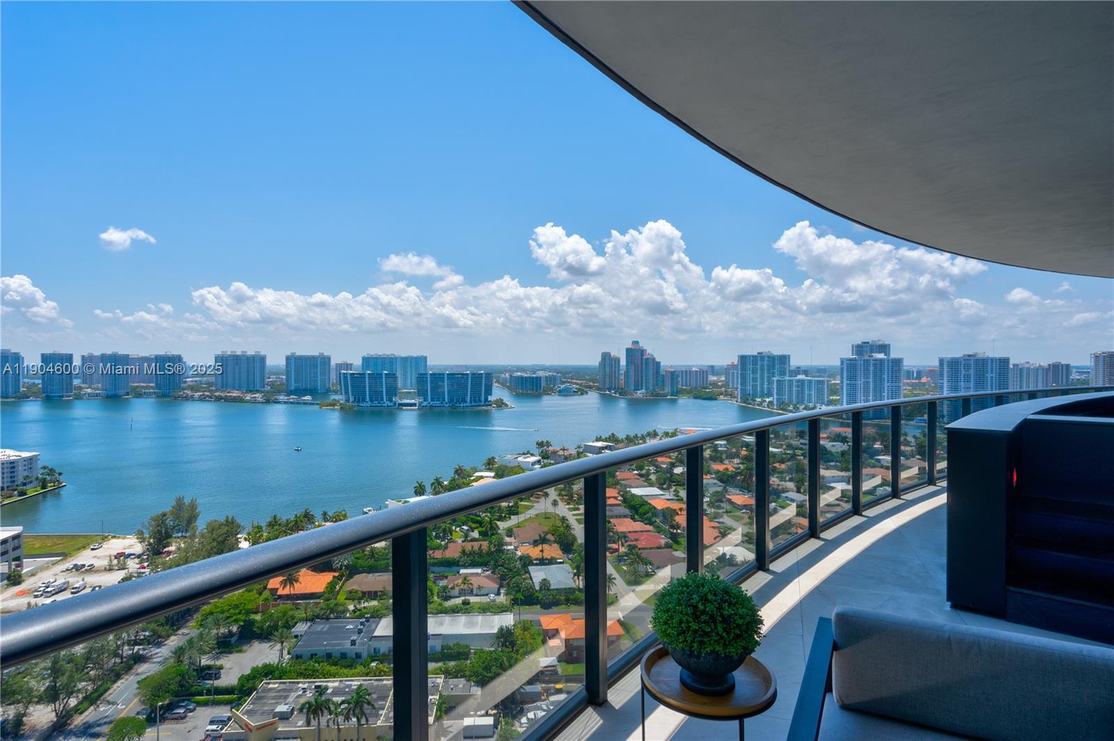 18555 Collins Ave, Sunny Isles Beach, Florida 33160, 3 Bedrooms Bedrooms, ,4 BathroomsBathrooms,Residential Lease,For Rent,Porsche Design Tower,Collins Ave,A11904600