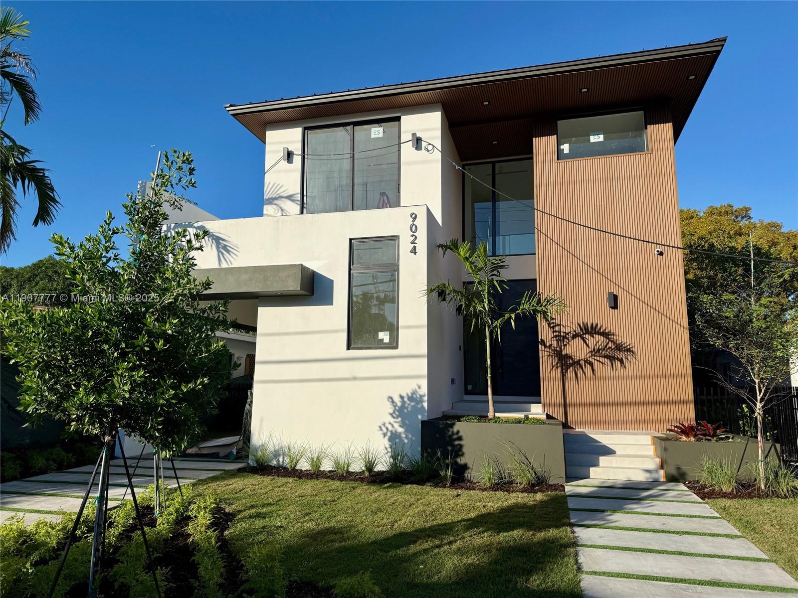 9024 Abbott Ave, Surfside, Florida 33154-3236, 7 Bedrooms Bedrooms, ,6 BathroomsBathrooms,Residential,For Sale,ALTOS DEL MAR NO 4,Abbott Ave,A11907777