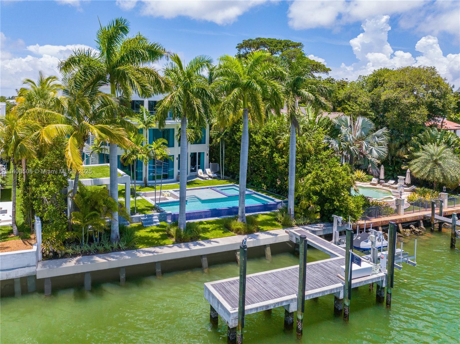 5785 Pine Tree Dr, Miami Beach, Florida 33140, 8 Bedrooms Bedrooms, ,6 BathroomsBathrooms,Residential,Sold,BEACH VIEW SUB,Pine Tree Dr,A11408508