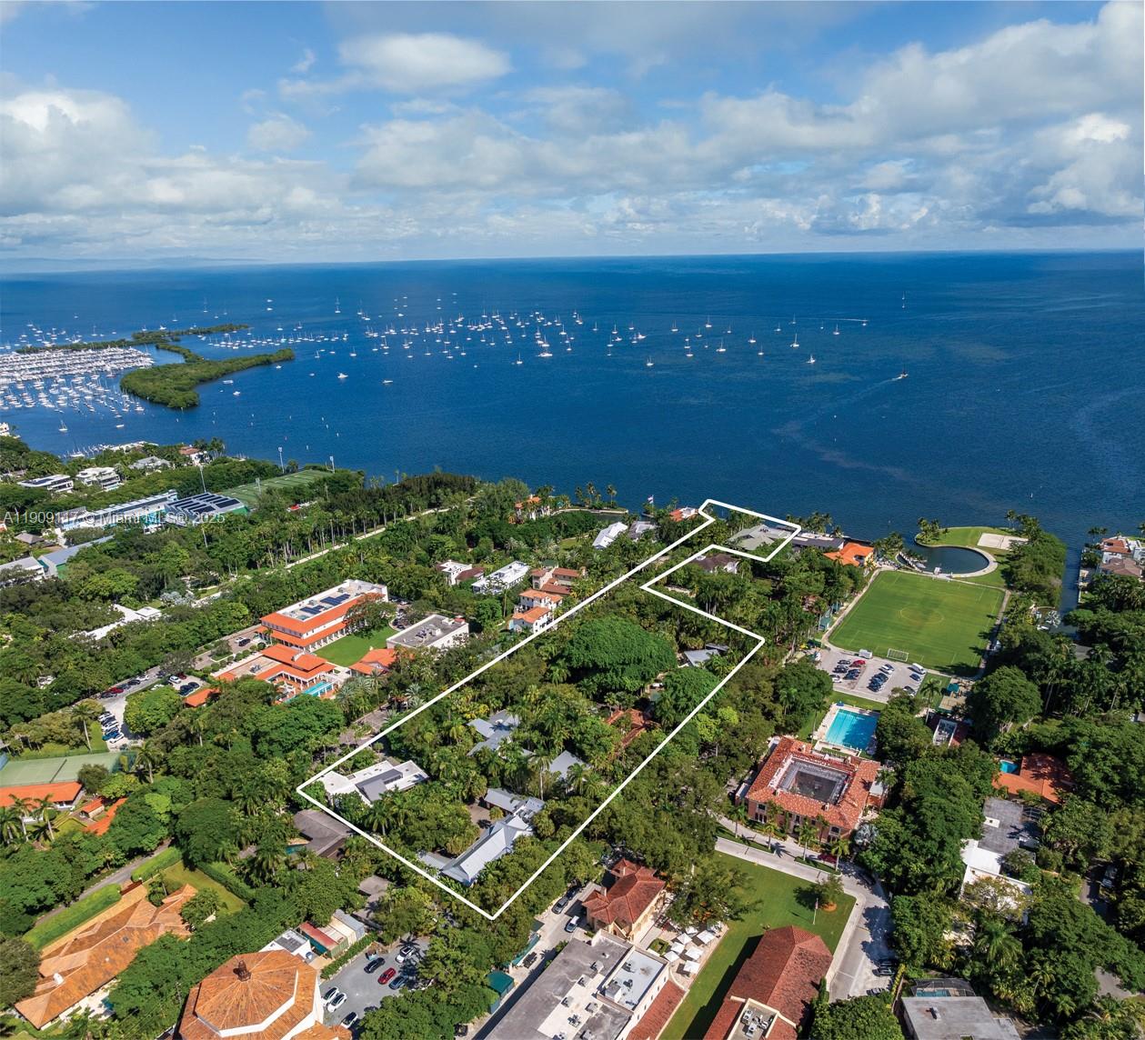 3585 Anchorage Way, Miami, Florida 33133, 13 Bedrooms Bedrooms, ,15 BathroomsBathrooms,Residential,For Sale,BANYAN RIDGE CONDO,Anchorage Way,A11909117