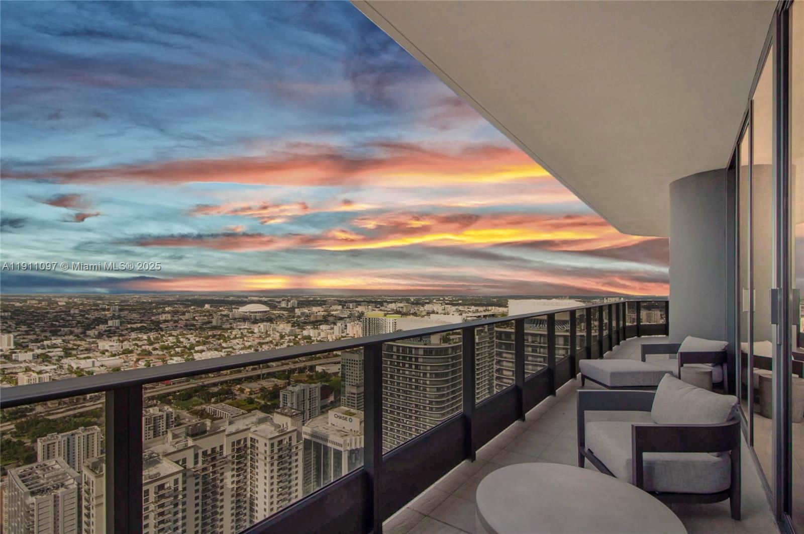 1000 Brickell Plz, Miami, Florida 33131, 3 Bedrooms Bedrooms, ,3 BathroomsBathrooms,Residential,For Sale,Brickell Flatiron,Brickell Plz,A11911097