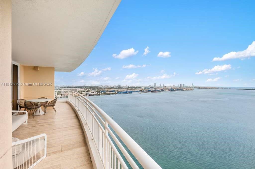808 Brickell Key Dr, Miami, Florida 33131, 3 Bedrooms Bedrooms, ,3 BathroomsBathrooms,Residential Lease,For Rent,TWO TEQUESTA POINT CONDO,Brickell Key Dr,A11912806