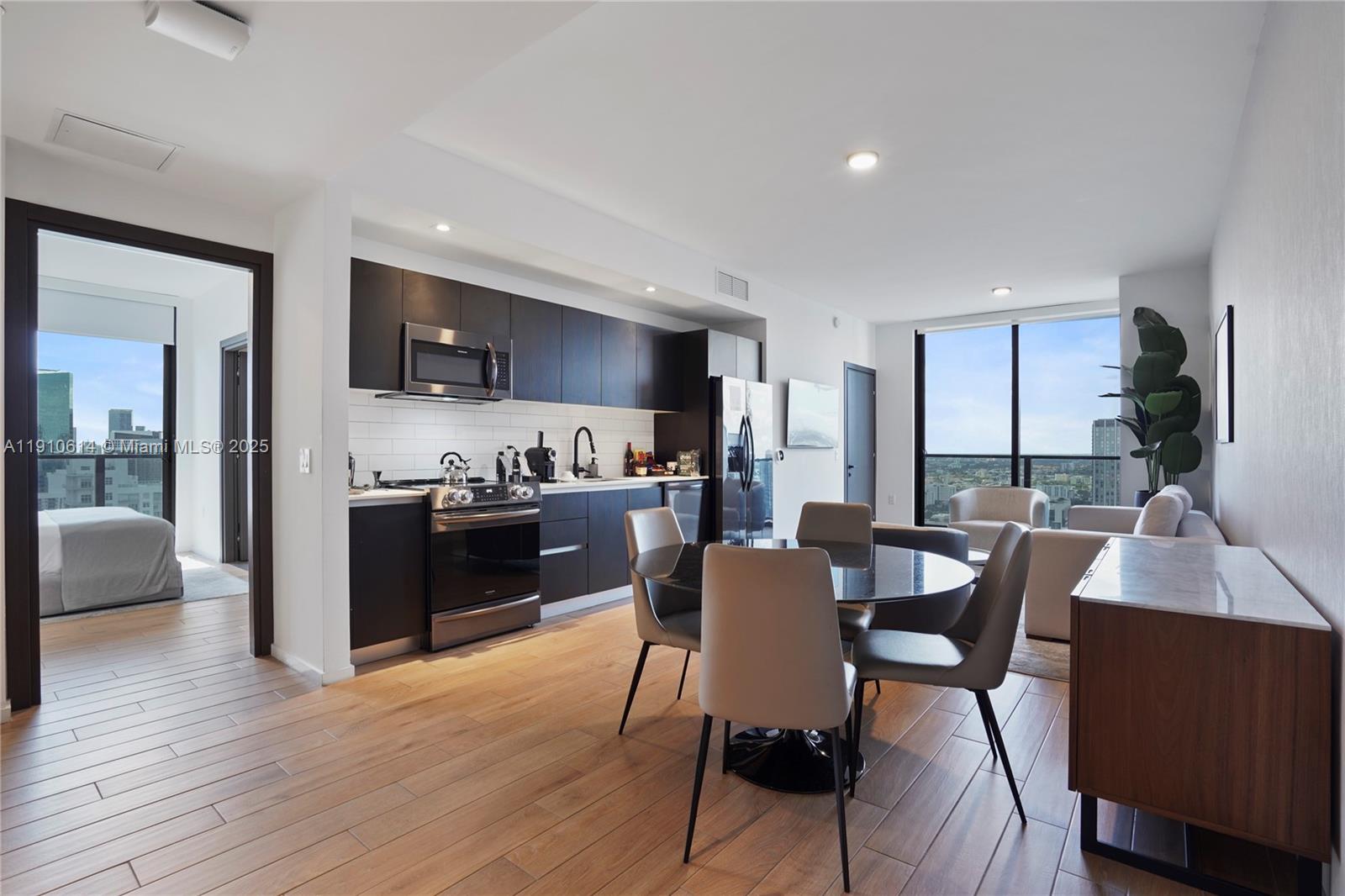 398 5th St, Miami, Florida 33132, 3 Bedrooms Bedrooms, ,3 BathroomsBathrooms,Residential,For Sale,The Elser Residences,5th St,A11910614