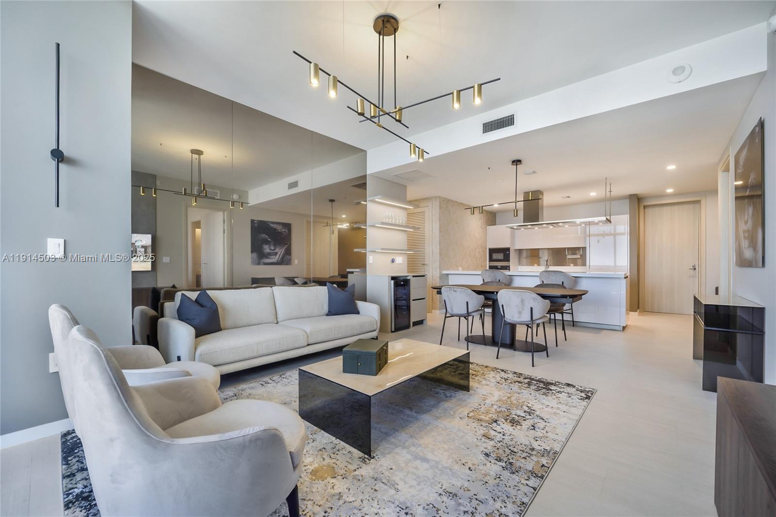 1000 Brickell Plz, Miami, Florida 33131, 2 Bedrooms Bedrooms, ,2 BathroomsBathrooms,Residential Lease,For Rent,BRICKELL FLATIRON CONDO,Brickell Plz,A11914503