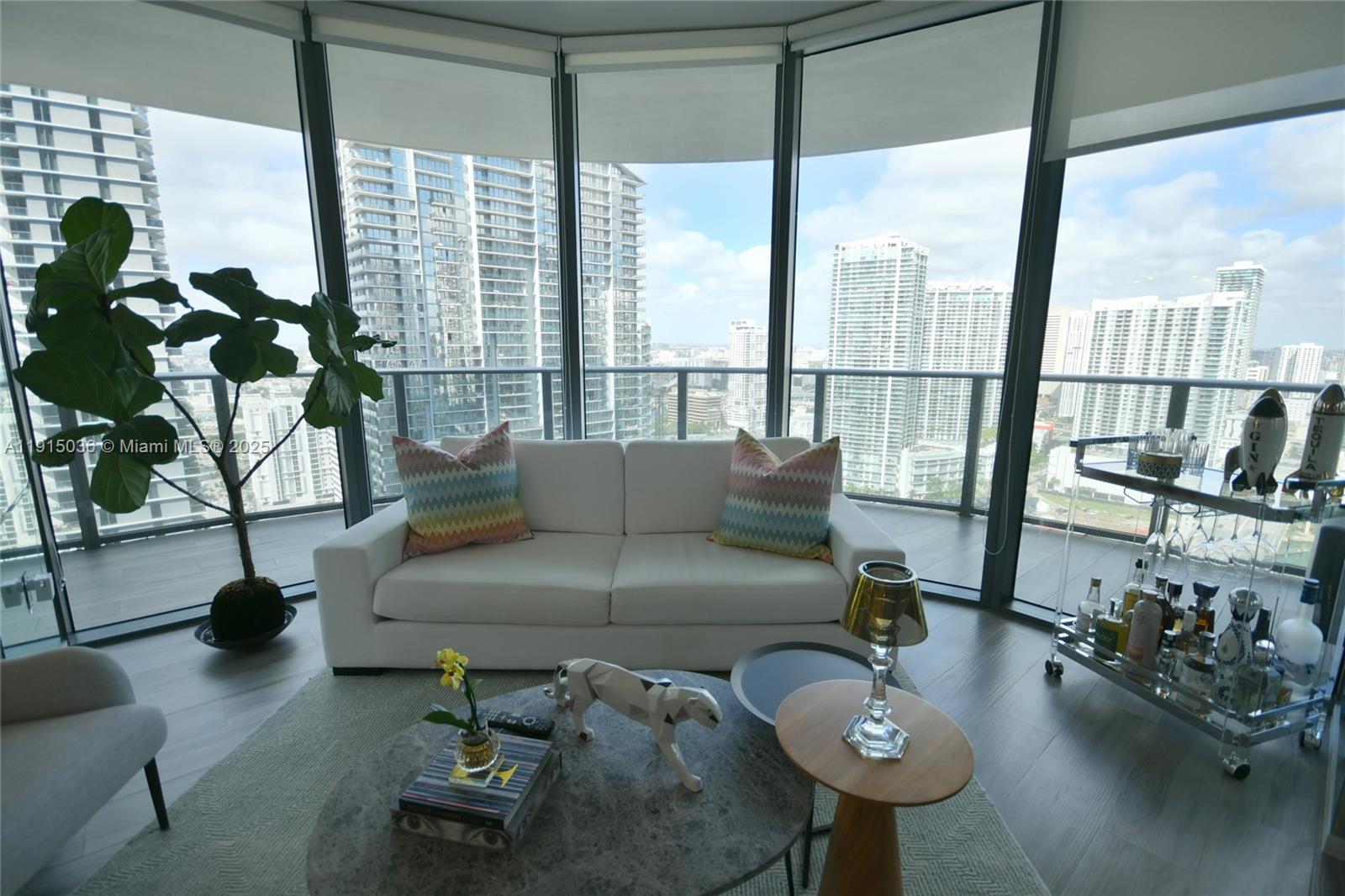 801 Miami Ave, Miami, Florida 33130, 3 Bedrooms Bedrooms, ,3 BathroomsBathrooms,Residential Lease,For Rent,801 SMA RESIDENCES CONDO,Miami Ave,A11915036