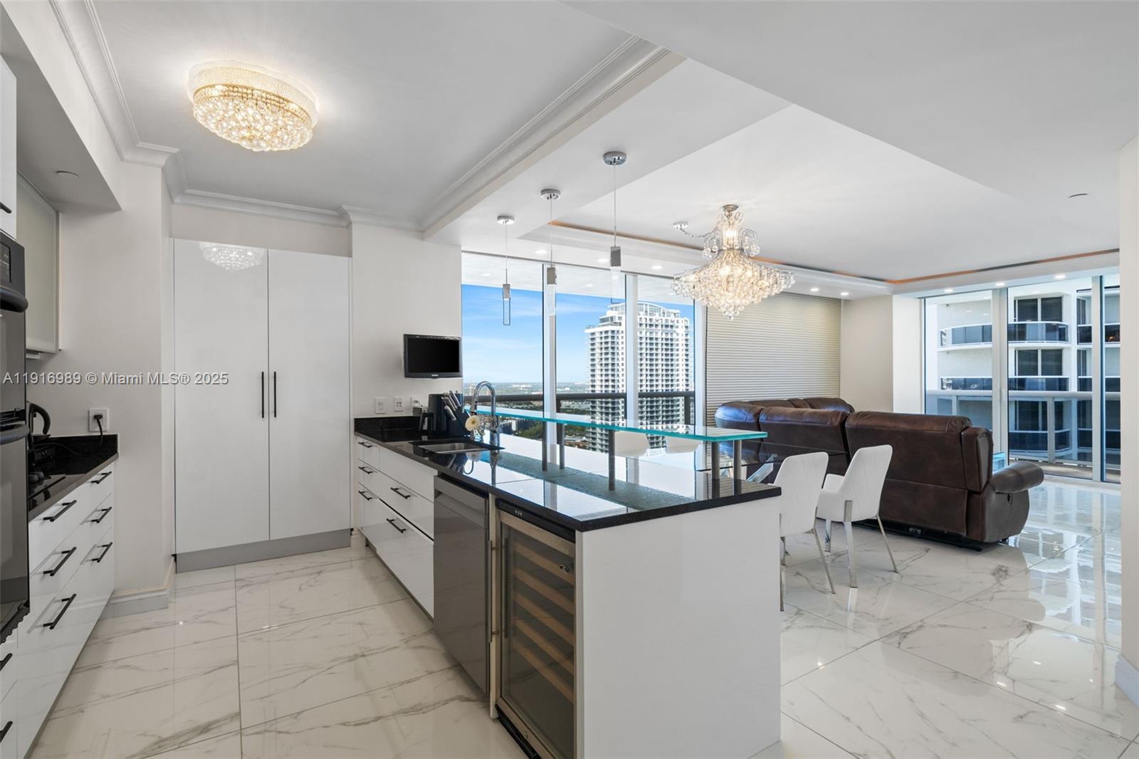 1830 Ocean Dr, Hallandale Beach, Florida 33009, 2 Bedrooms Bedrooms, ,2 BathroomsBathrooms,Residential,For Sale,Beach Club,Ocean Dr,A11916989