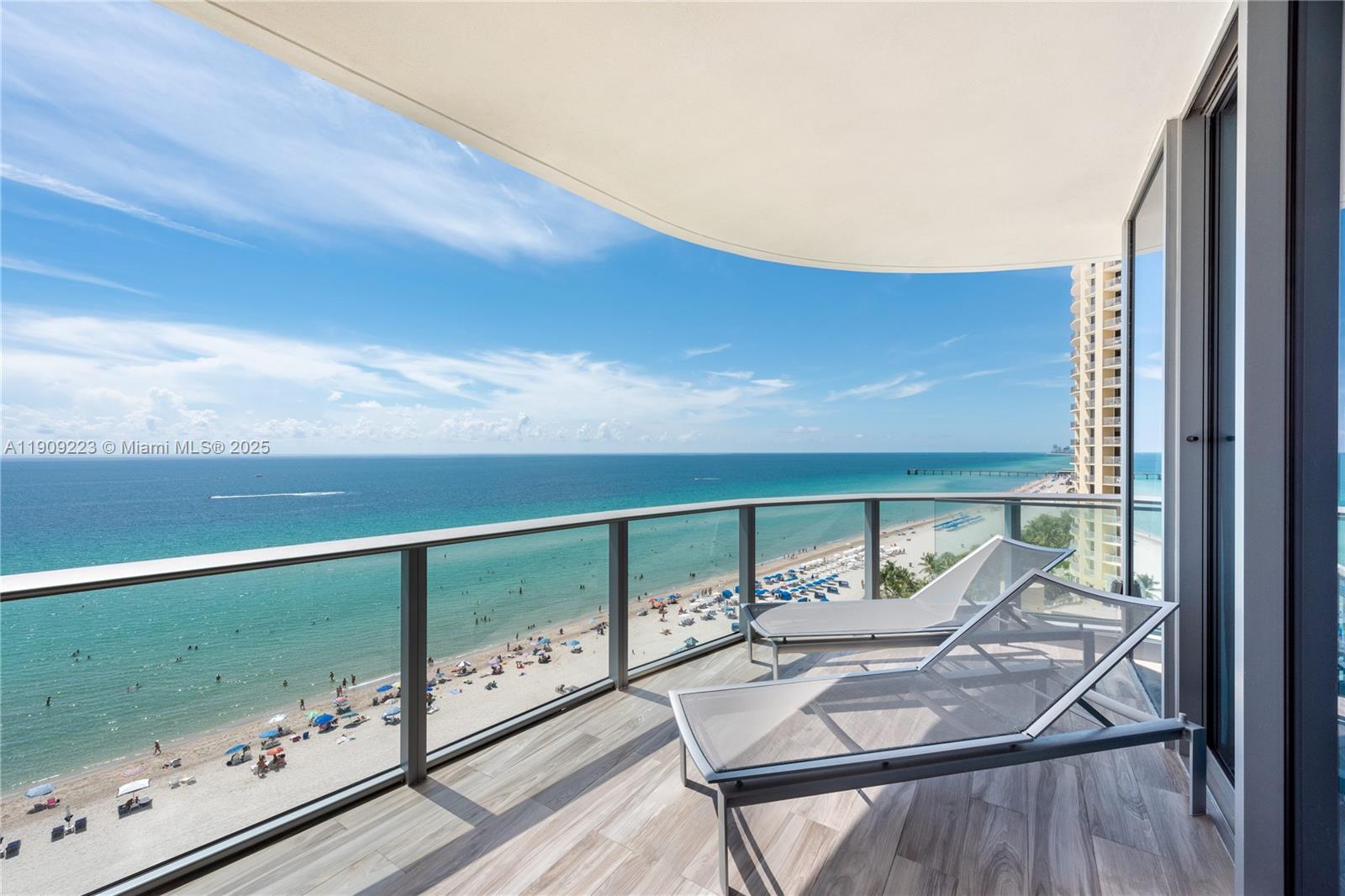 17475 Collins Ave, Sunny Isles Beach, Florida 33160, 3 Bedrooms Bedrooms, ,4 BathroomsBathrooms,Residential Lease,For Rent,CHATEAU BEACH CONDO,Collins Ave,A11909223