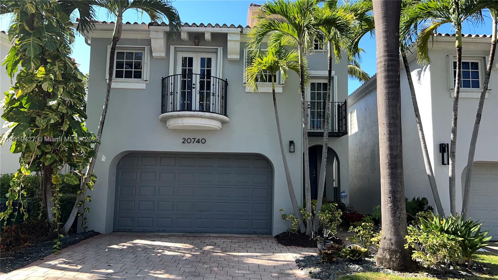 20740 32nd Pl, Aventura, Florida 33180, 4 Bedrooms Bedrooms, ,3 BathroomsBathrooms,Residential,For Sale,AVENTURA LAKES PHASE 1,32nd Pl,A11919427
