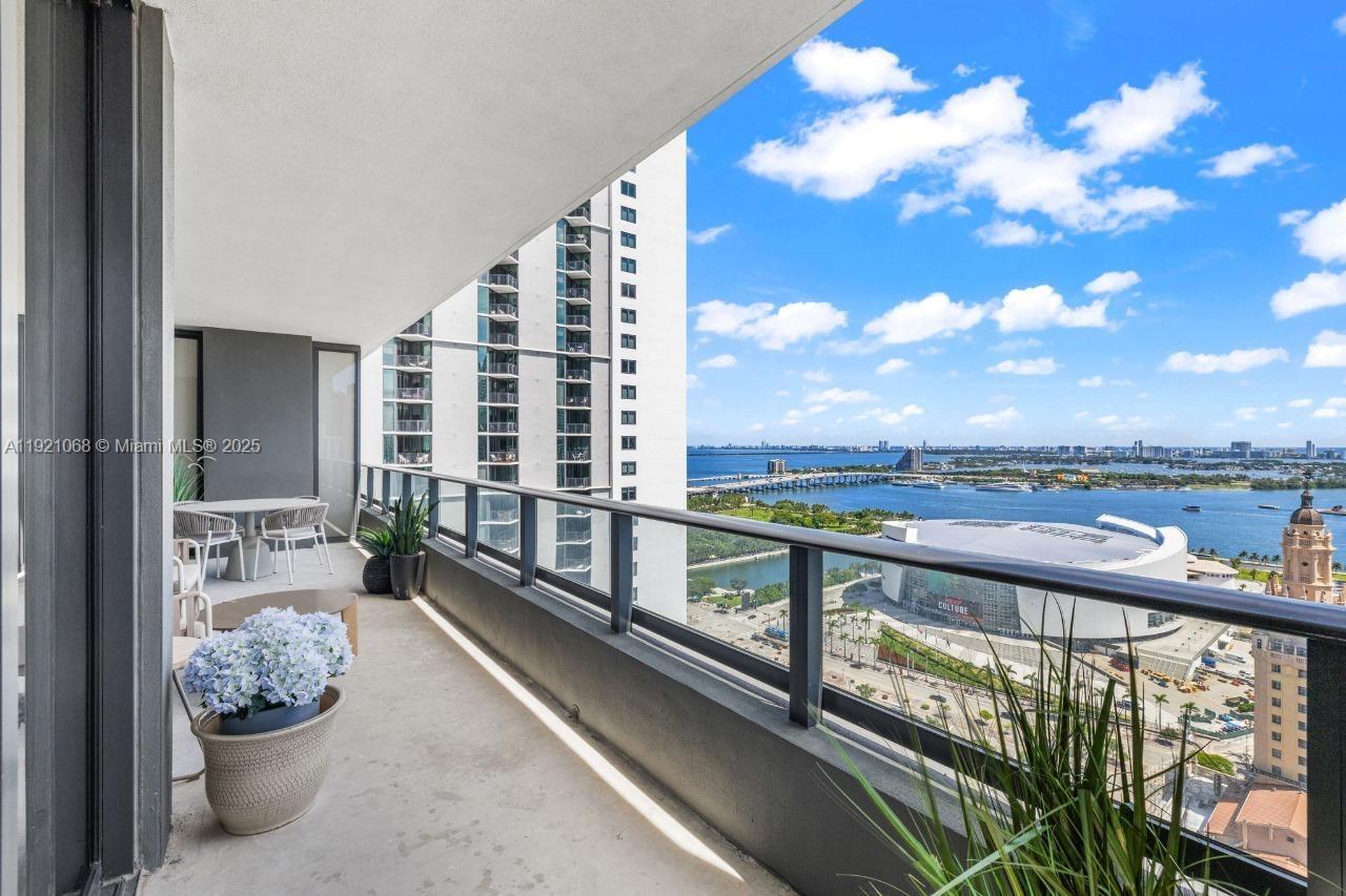 Miami, Florida 33132, 3 Bedrooms Bedrooms, ,2 BathroomsBathrooms,Residential,For Sale,NATIIVO CONDO,A11921068