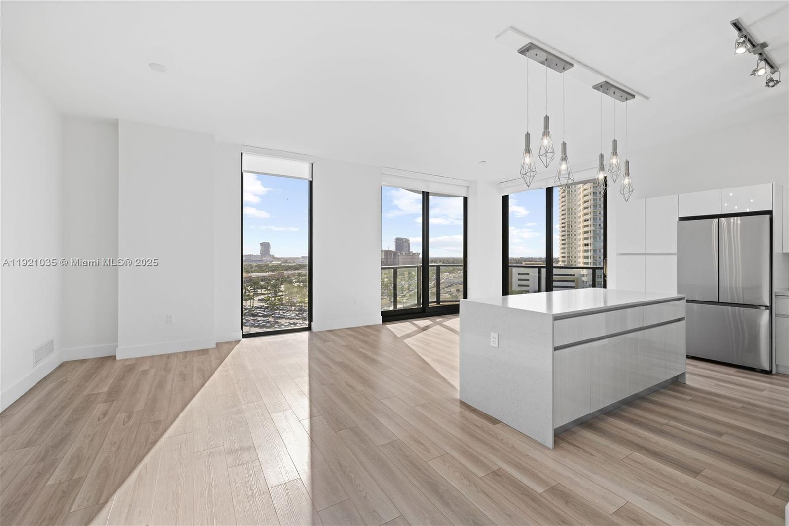 101 Diplomat Pkwy, Hallandale Beach, Florida 33009, 2 Bedrooms Bedrooms, ,2 BathroomsBathrooms,Residential,For Sale,Mondrian Residences,Diplomat Pkwy,A11921035