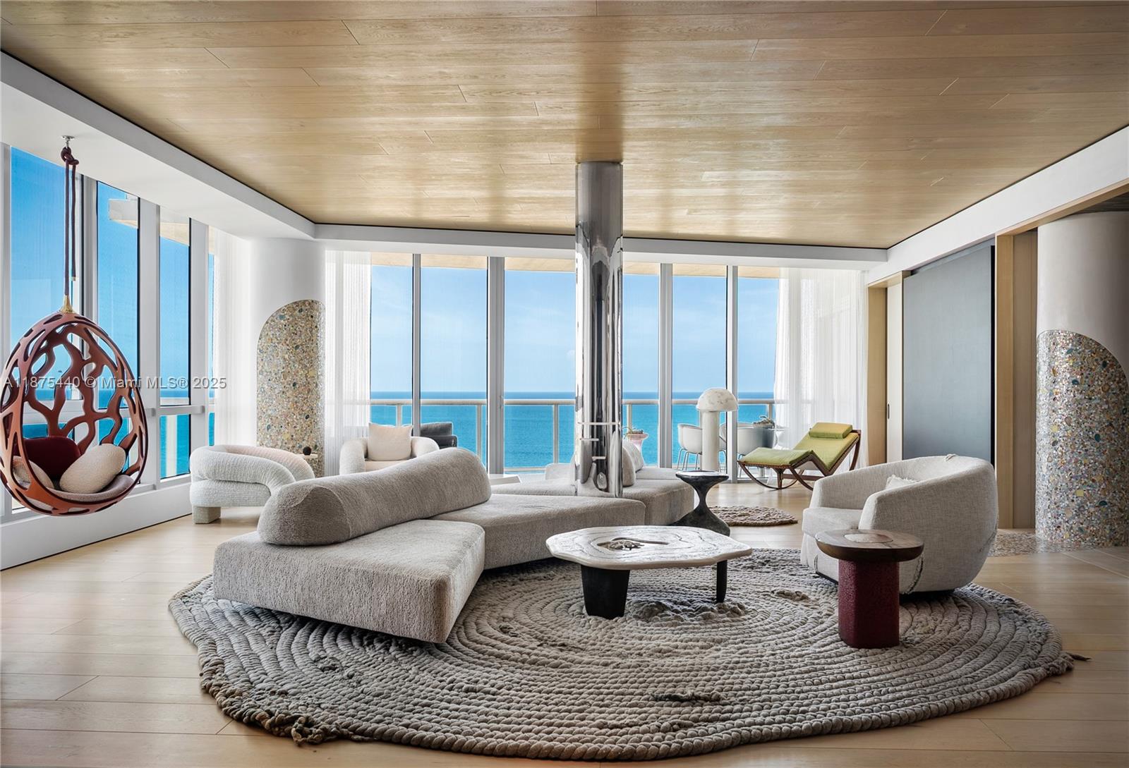 100 Pointe Dr, Miami Beach, Florida 33139, 4 Bedrooms Bedrooms, ,5 BathroomsBathrooms,Residential,Sold,CONTINUUM ON SOUTH BEACH,Pointe Dr,A11875440