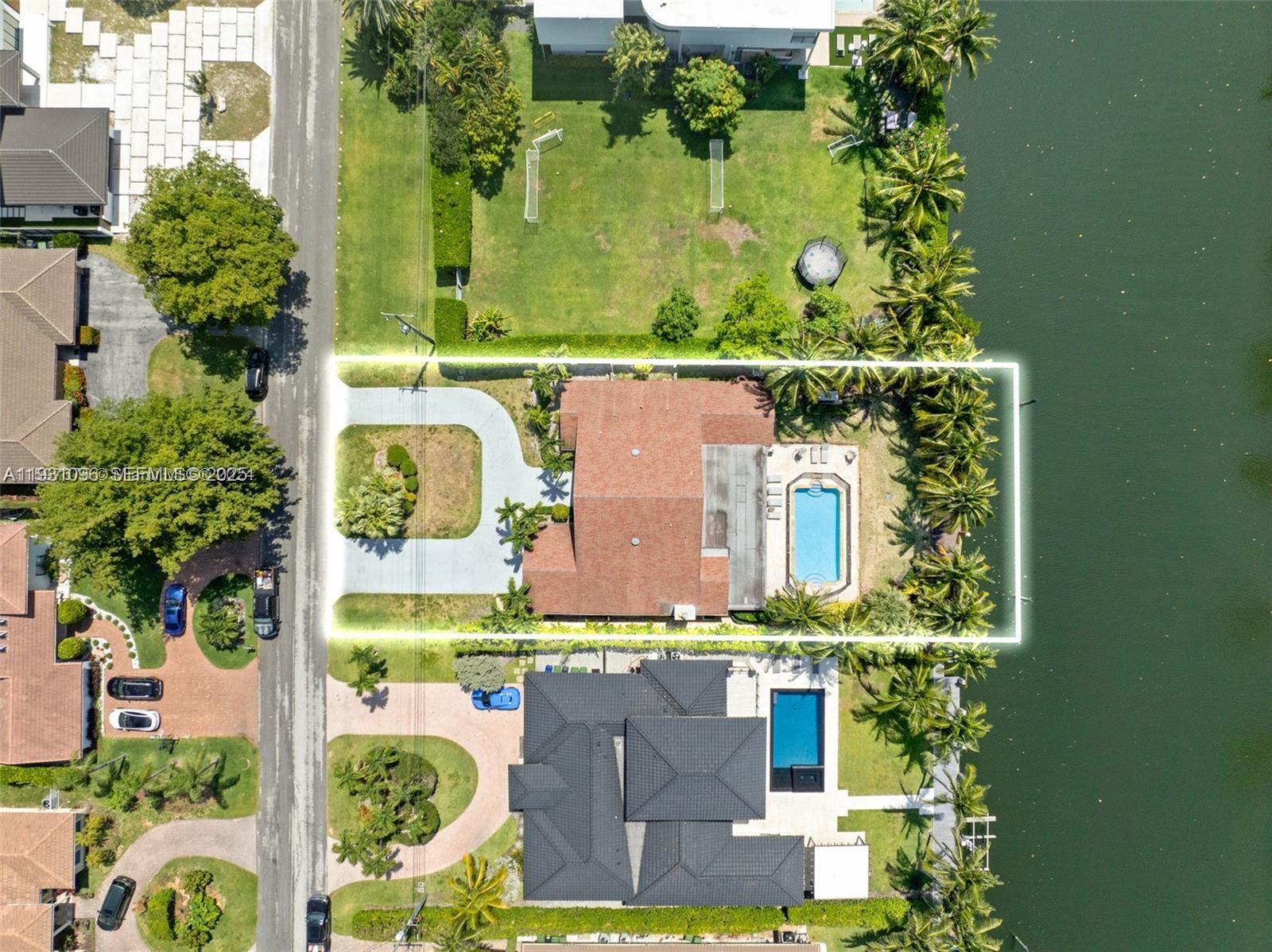 413 Holiday, Hallandale Beach, Florida 33009, 5 Bedrooms Bedrooms, ,3 BathroomsBathrooms,Residential,For Sale,GOLDEN ISLES ESTATES FIRS,Holiday,A11931096