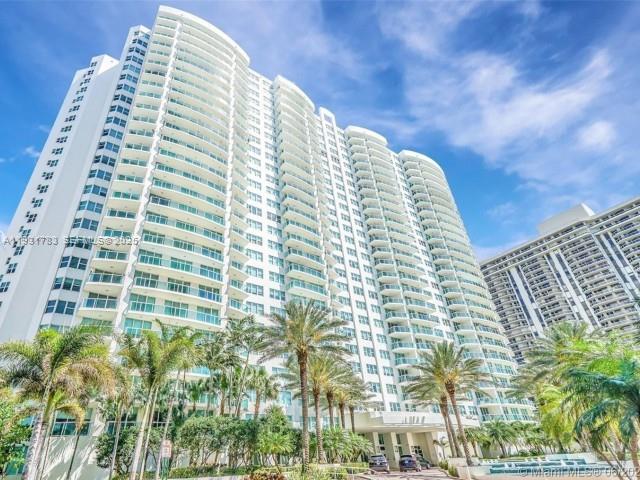 20201 Country Club Dr, Aventura, Florida 33180, 3 Bedrooms Bedrooms, ,3 BathroomsBathrooms,Residential Lease,For Rent,HAMPTONS SOUTH CONDO,Country Club Dr,A11931783