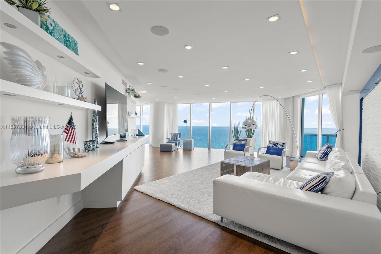 2711 Ocean Dr, Hollywood, Florida 33019, 3 Bedrooms Bedrooms, ,3 BathroomsBathrooms,Residential,Sold,TRUMP HOLLYWOOD,Ocean Dr,A11897891