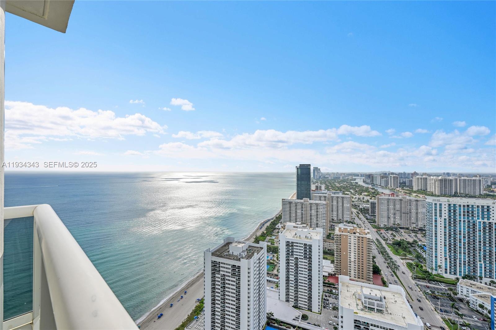 1850 Ocean Dr, Hallandale Beach, Florida 33009, 3 Bedrooms Bedrooms, ,3 BathroomsBathrooms,Residential,For Sale,BEACH CLUB I,Ocean Dr,A11934343