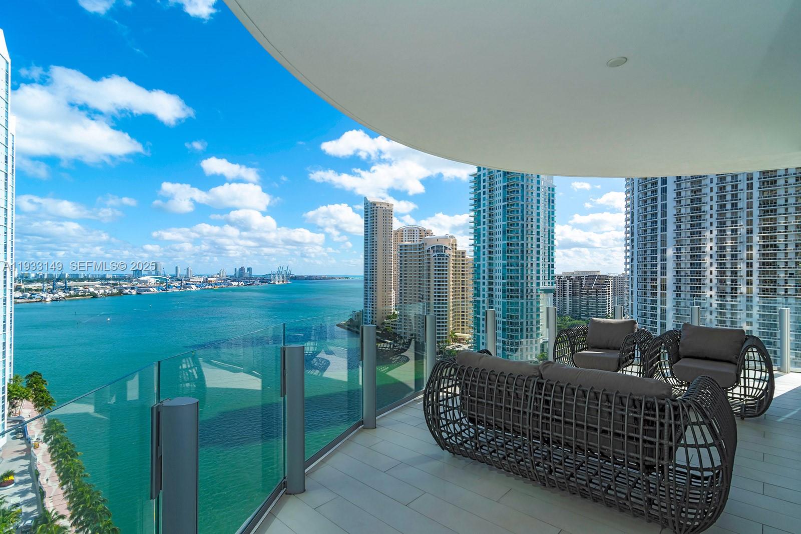 300 Biscayne Boulevard Way, Miami, Florida 33131, 5 Bedrooms Bedrooms, ,5 BathroomsBathrooms,Residential,For Sale,Aston Martin Residences,Biscayne Boulevard Way,A11933149