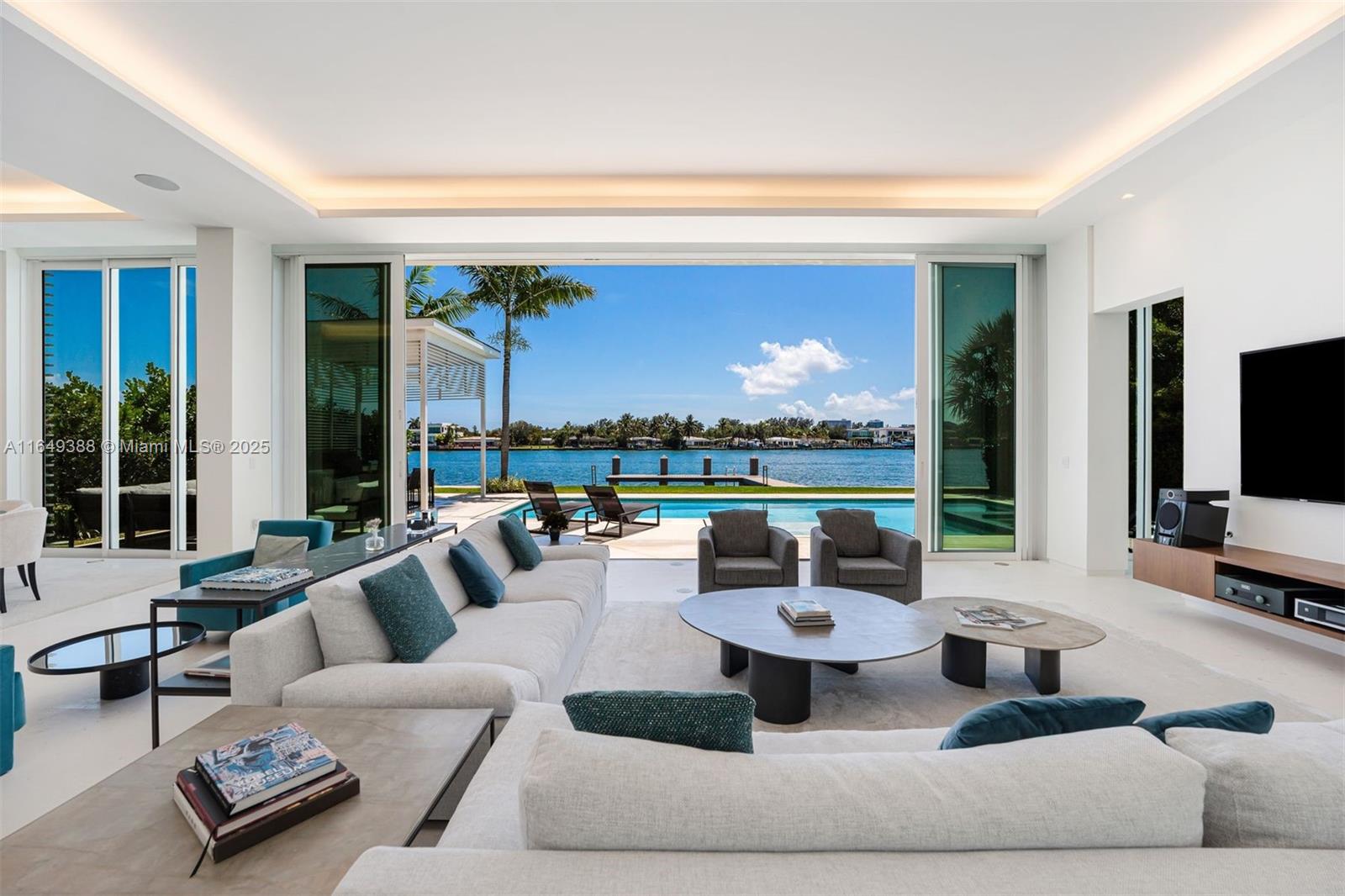 1844 Daytonia Rd, Miami Beach, Florida 33141, 5 Bedrooms Bedrooms, ,5 BathroomsBathrooms,Residential,Sold,BISCAYNE POINT,Daytonia Rd,A11649388