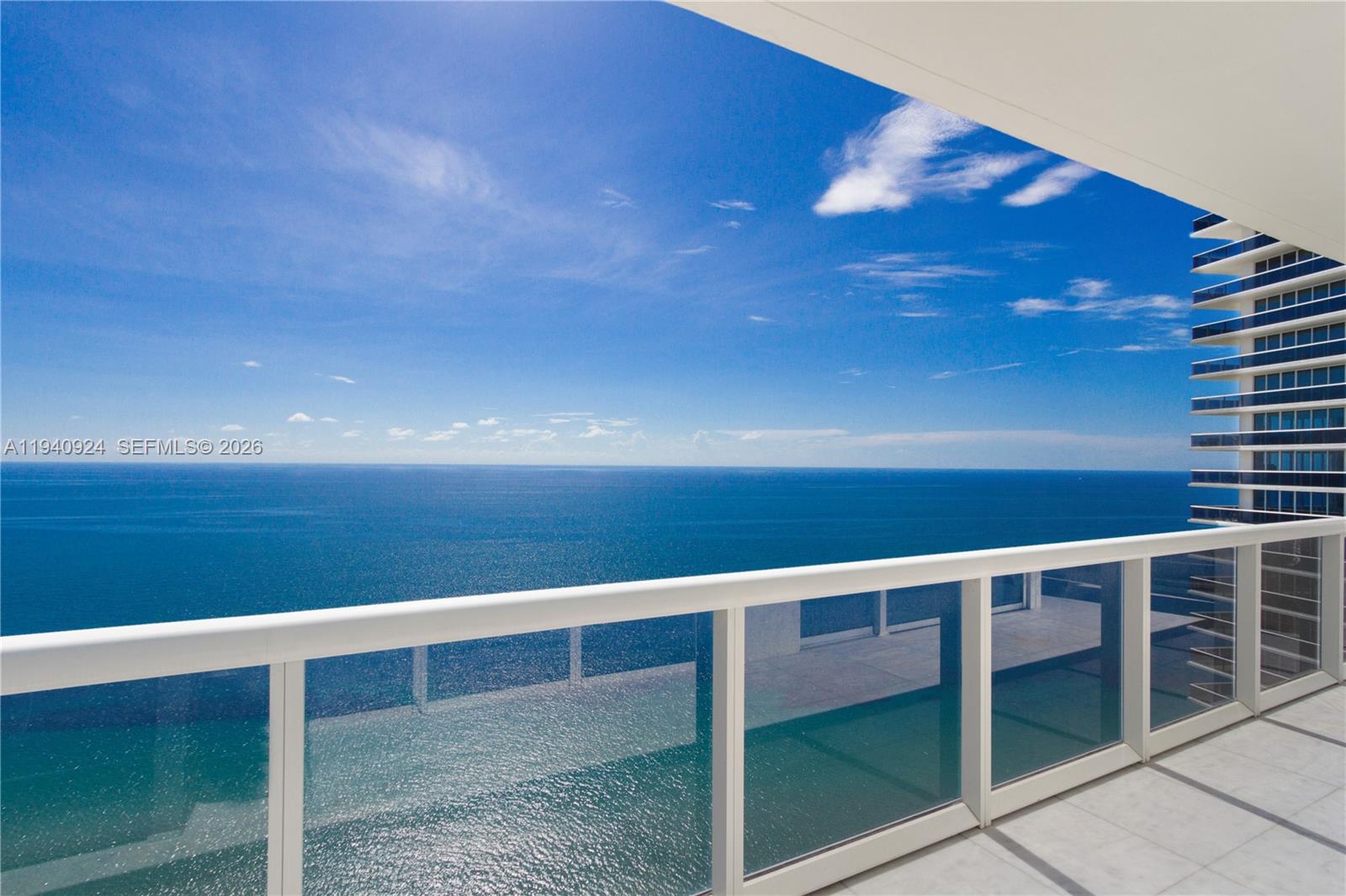 1800 Ocean Dr, Hallandale Beach, Florida 33009, 3 Bedrooms Bedrooms, ,4 BathroomsBathrooms,Residential Lease,For Rent,Beach Club Three Condo,Ocean Dr,A11940924