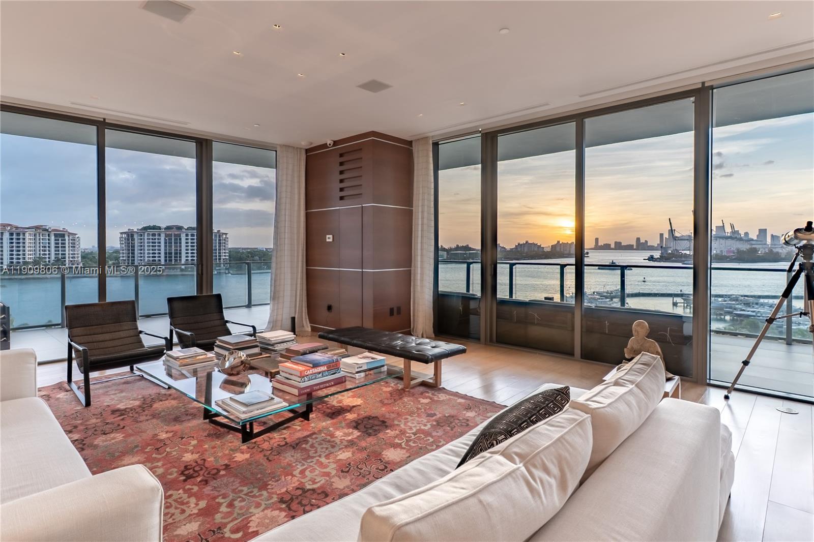 800 Pointe Dr, Miami Beach, Florida 33139, 4 Bedrooms Bedrooms, ,3 BathroomsBathrooms,Residential,Sold,APOGEE,Pointe Dr,A11909806