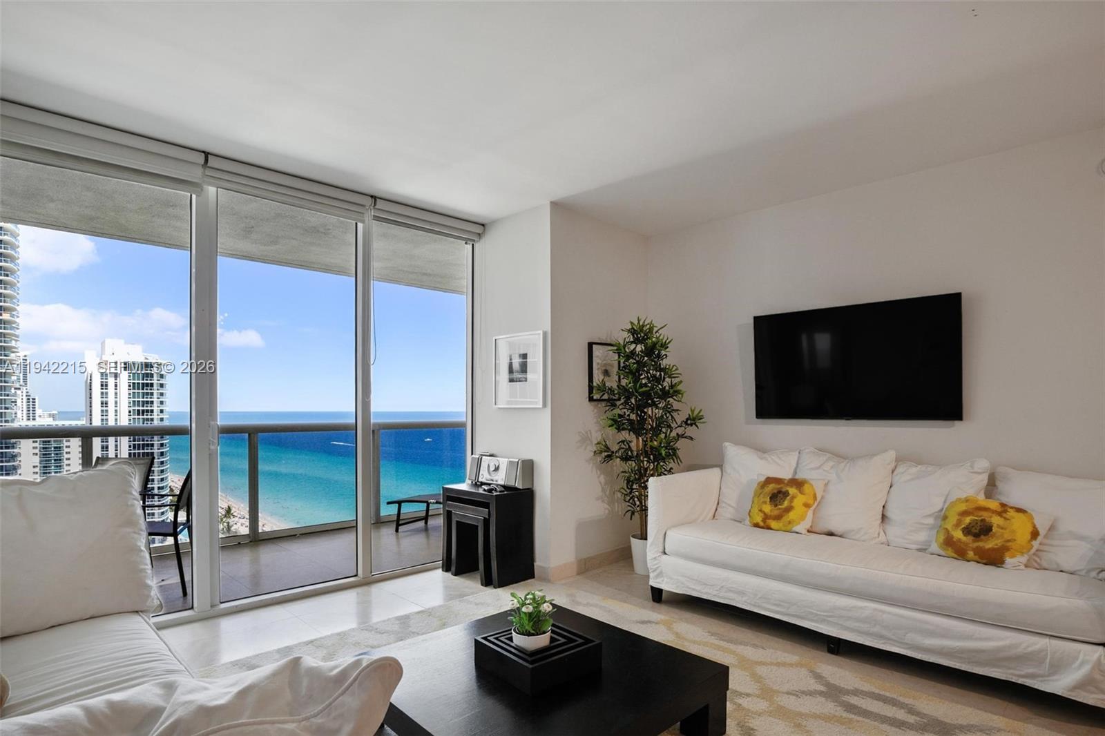 1830 OCEAN DR, Hallandale Beach, Florida 33009, 2 Bedrooms Bedrooms, ,2 BathroomsBathrooms,Residential Lease,For Rent,BEACH CLUB TWO,OCEAN DR,A11942215