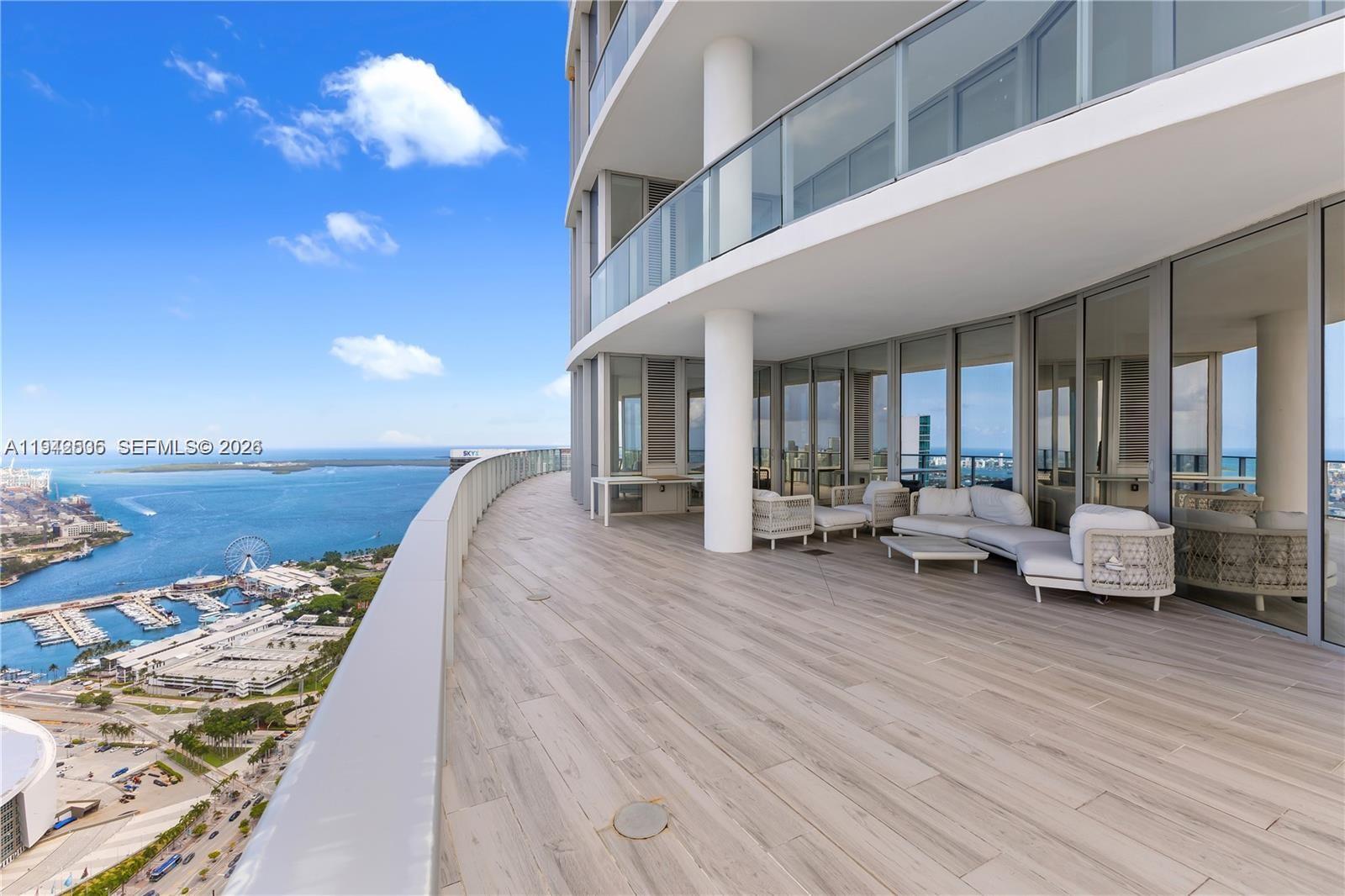 851 1st Ave, Miami, Florida 33132, 4 Bedrooms Bedrooms, ,5 BathroomsBathrooms,Residential,For Sale,Paramount World Center,1st Ave,A11942535