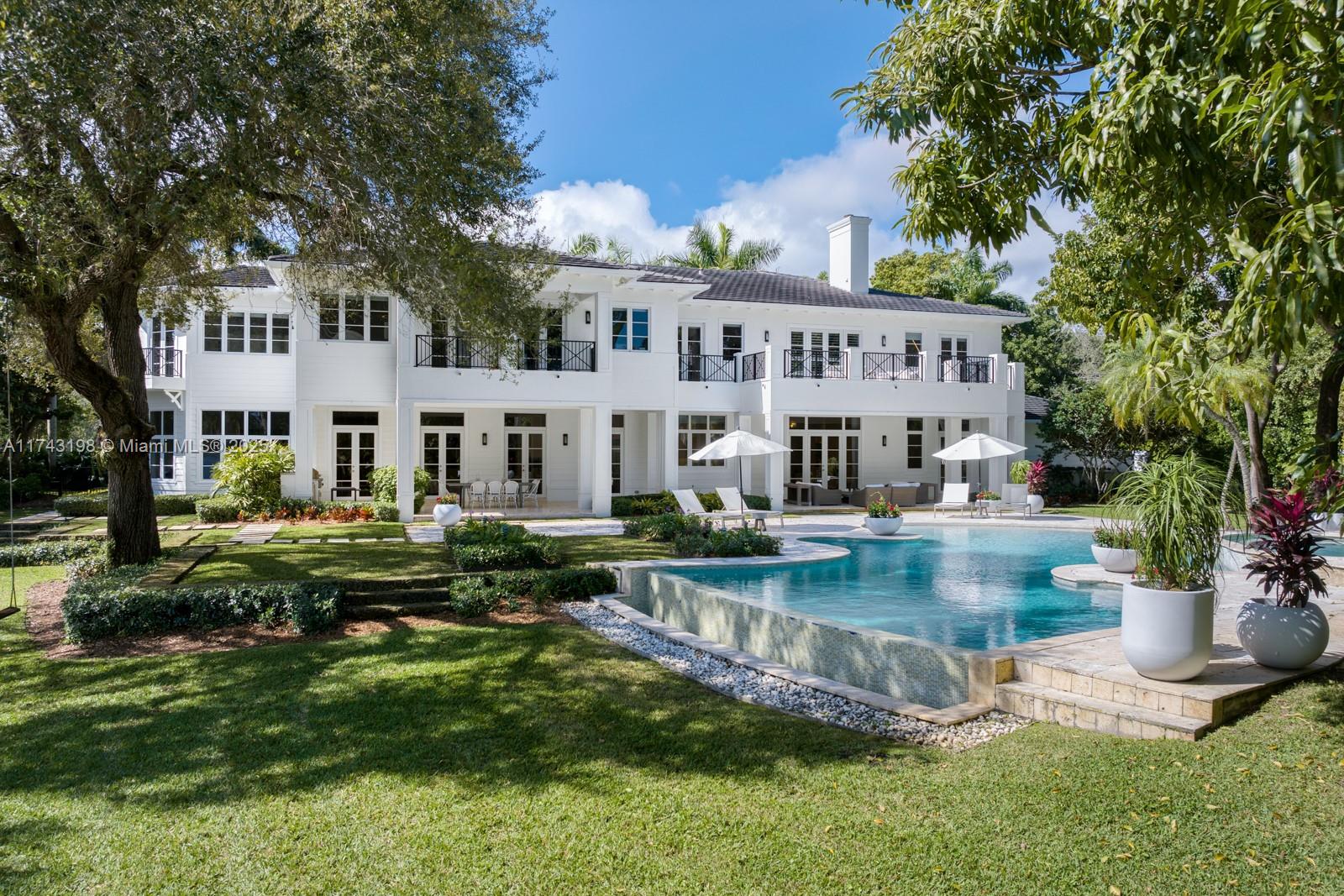 9001 Banyan Dr, Coral Gables, Florida 33156, 7 Bedrooms Bedrooms, ,7 BathroomsBathrooms,Residential,Sold,Hammock Lakes,Banyan Dr,A11743198