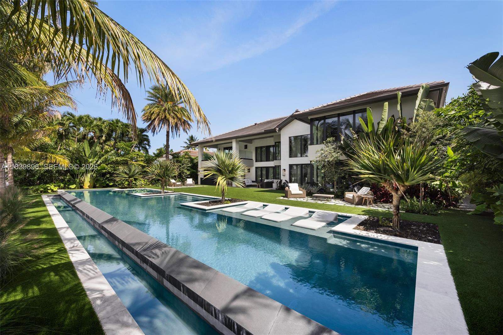 110 Holiday Dr, Hallandale Beach, Florida 33009, 6 Bedrooms Bedrooms, ,7 BathroomsBathrooms,Residential,For Sale,GOLDEN ISLES SEC D REPLAT,Holiday Dr,A11839896