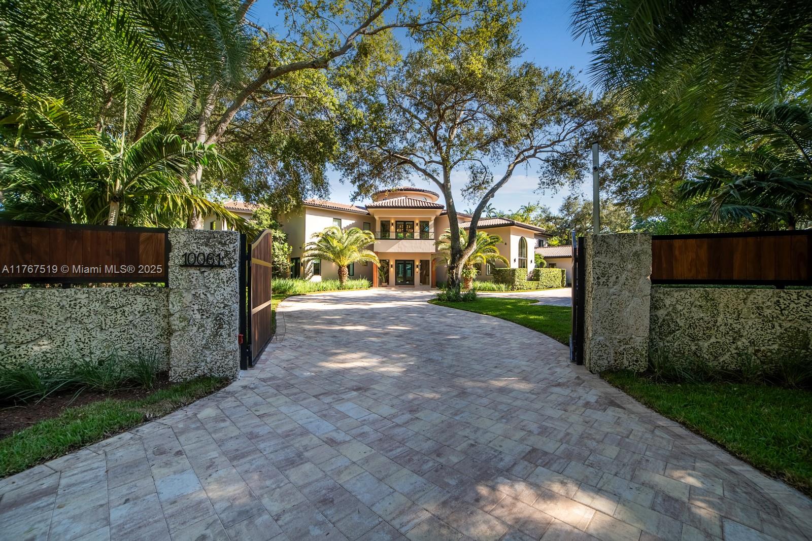10061 60th Ct, Pinecrest, Florida 33156, 10 Bedrooms Bedrooms, ,9 BathroomsBathrooms,Residential,Sold,MARTIN SUBURBAN ACRES,60th Ct,A11767519