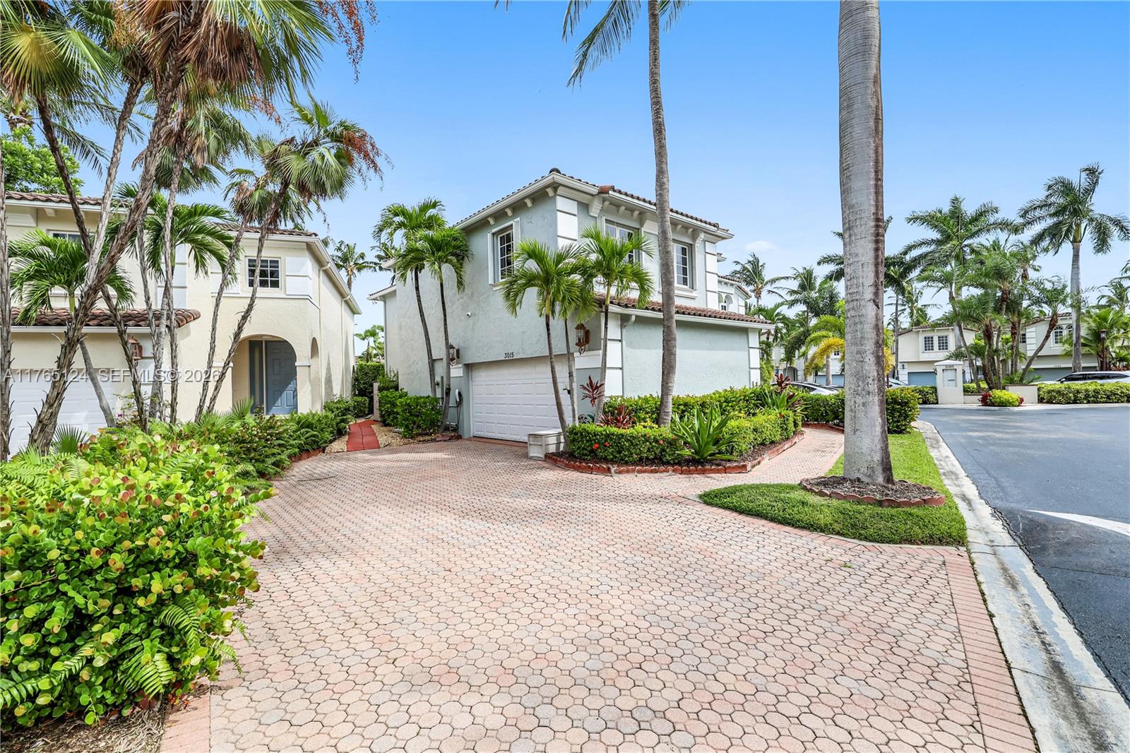 3015 208th St, Aventura, Florida 33180, 3 Bedrooms Bedrooms, ,2 BathroomsBathrooms,Residential,For Sale,AVENTURA LAKES PHASE 1,208th St,A11765124