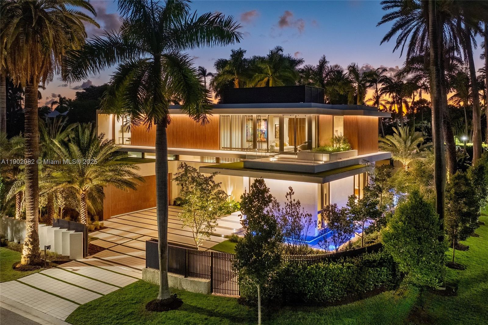 1800 27th St, Miami Beach, Florida 33140, 6 Bedrooms Bedrooms, ,7 BathroomsBathrooms,Residential,Sold,SUNSET ISLANDS-ISLAND NO,27th St,A11902082
