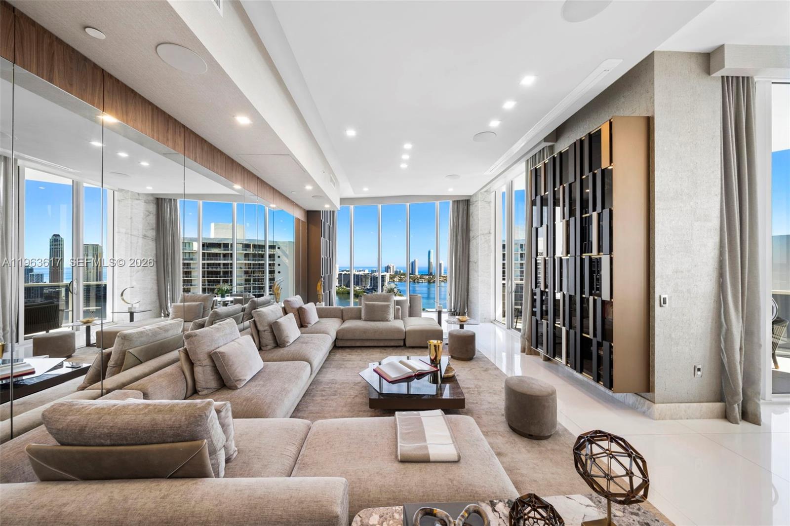 4100 Island Blvd, Aventura, Florida 33160, 4 Bedrooms Bedrooms, ,4 BathroomsBathrooms,Residential,For Sale,BELLINI AT WILLIAMS ISLAN,Island Blvd,A11963617