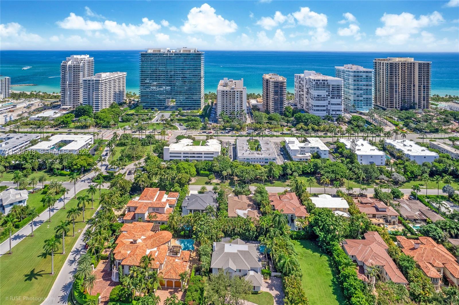 52 Camden Dr, Bal Harbour, Florida 33154, 4 Bedrooms Bedrooms, ,4 BathroomsBathrooms,Residential Lease,For Rent,BAL HARBOUR RESIDENTIAL S,Camden Dr,A11965918