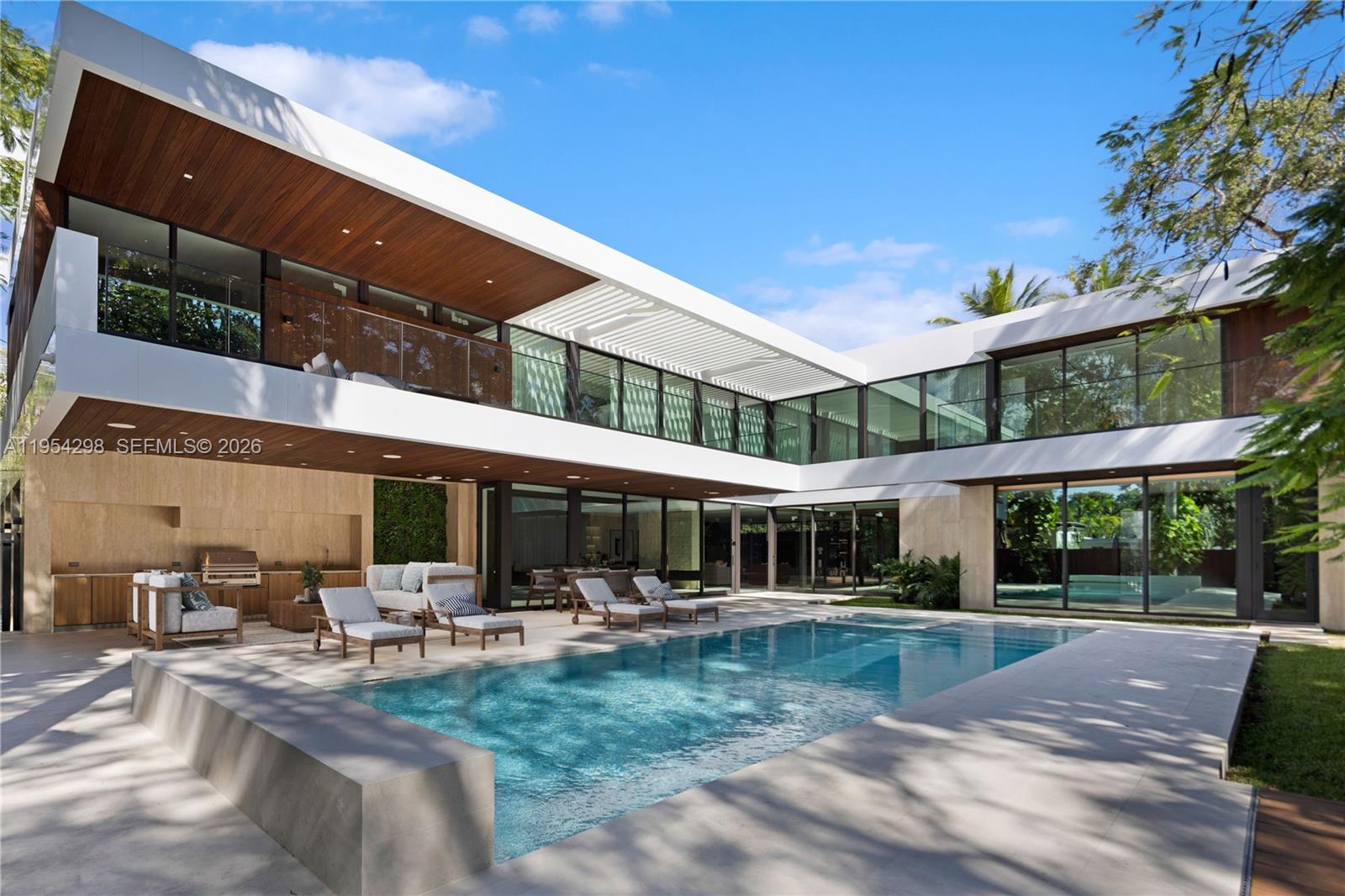 3210 Coacoochee St, Miami, Florida 33133, 6 Bedrooms Bedrooms, ,7 BathroomsBathrooms,Residential,For Sale,SUNSHINE FRUITS CO,Coacoochee St,A11954298