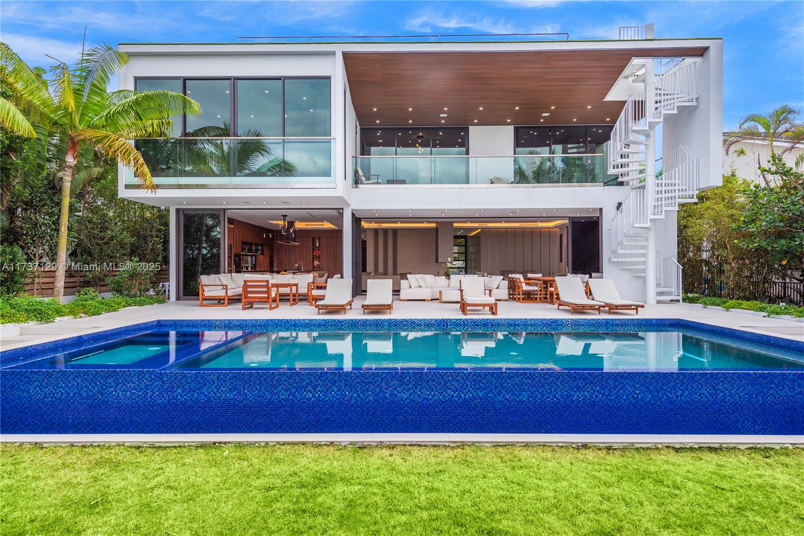 1785 Cleveland Rd, Miami Beach, Florida 33141, 6 Bedrooms Bedrooms, ,6 BathroomsBathrooms,Residential,Sold,BISCAYNE POINT,Cleveland Rd,A11737129