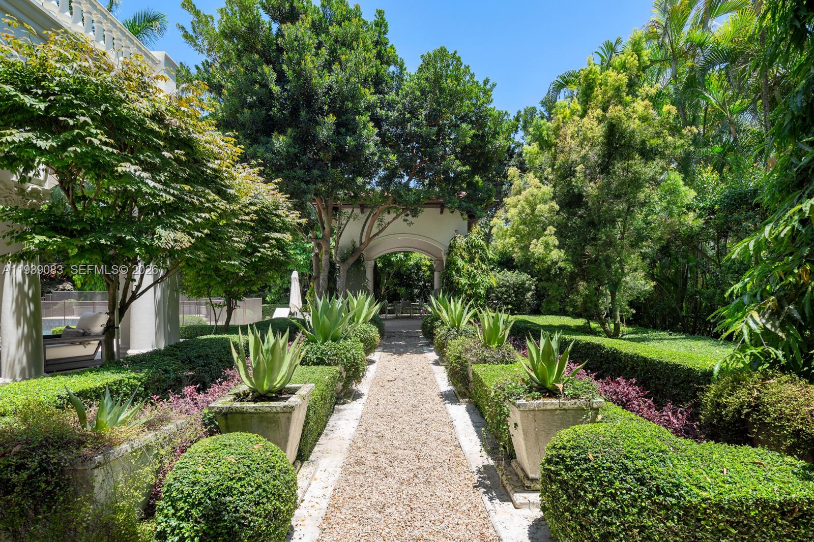7275 Old Cutler Rd, Coral Gables, Florida 33143, 7 Bedrooms Bedrooms, ,7 BathroomsBathrooms,Residential,Sold,COCOPLUM SEC 1,Old Cutler Rd,A11939083