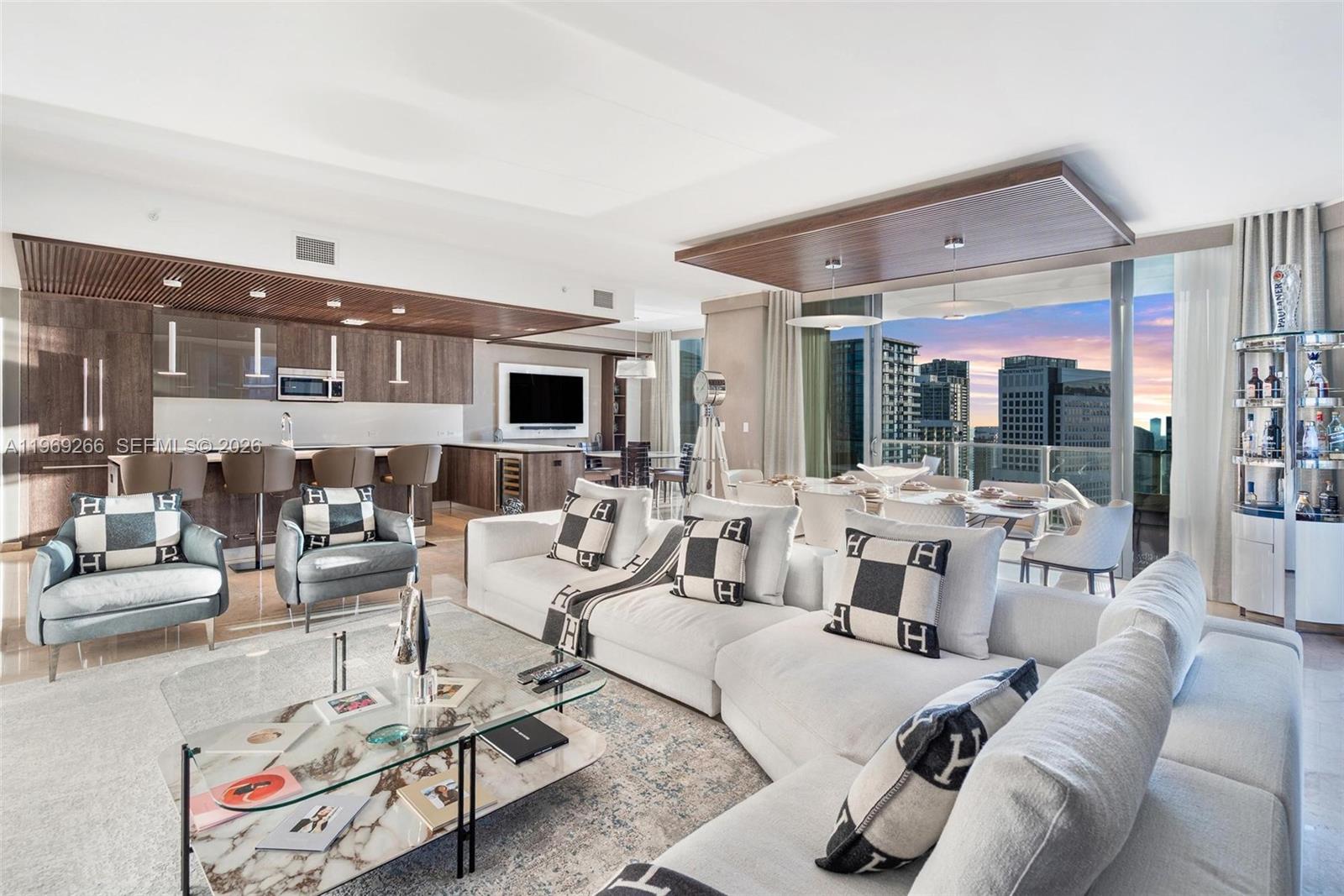 88 7th St, Miami, Florida 33130, 4 Bedrooms Bedrooms, ,4 BathroomsBathrooms,Residential,For Sale,RISE BRICKELL CITY CENTER,7th St,A11969266