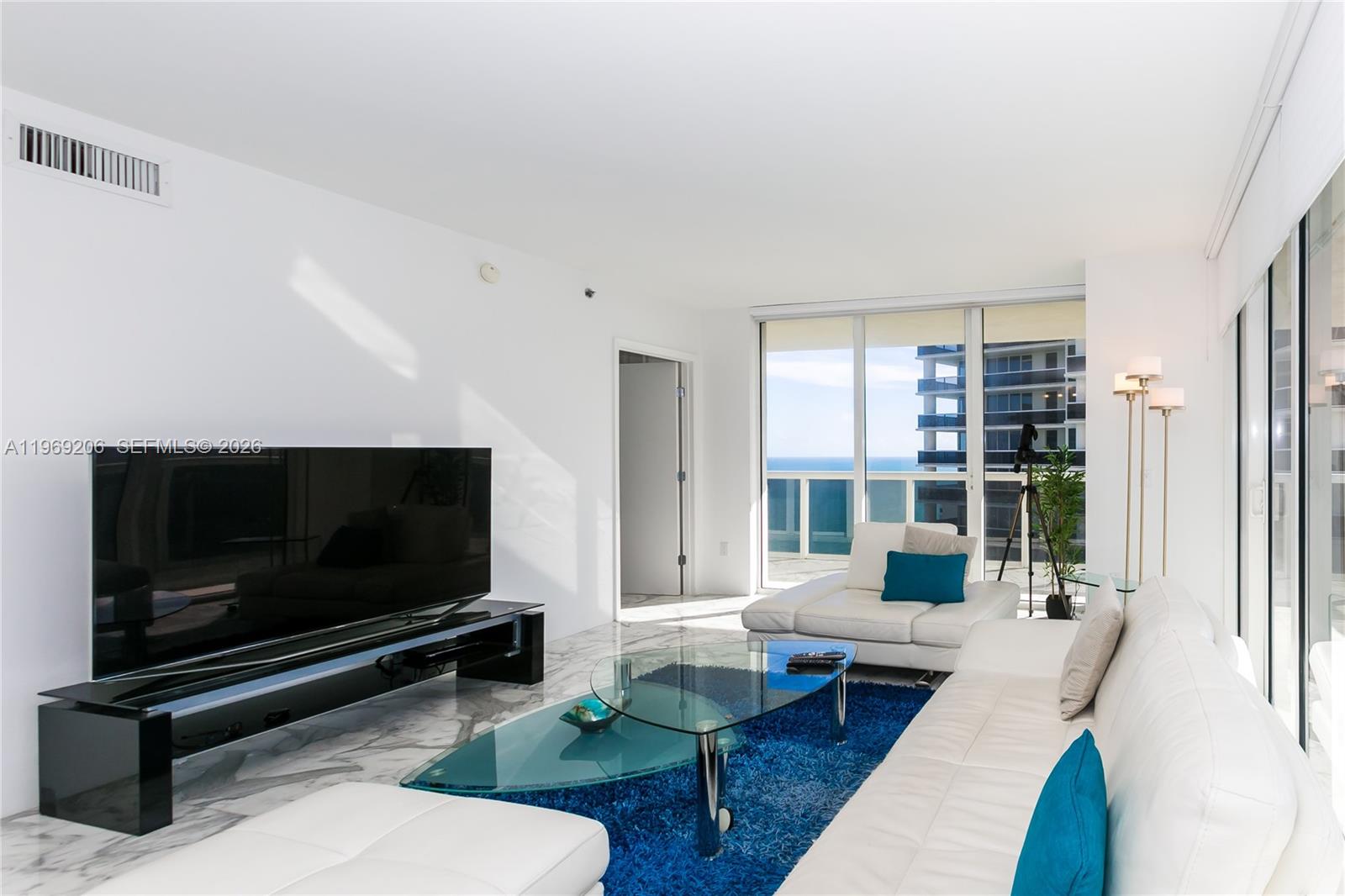 1830 OCEAN DR, Hallandale Beach, Florida 33009, 2 Bedrooms Bedrooms, ,2 BathroomsBathrooms,Residential Lease,For Rent,BEACH CLUB TWO,OCEAN DR,A11969206