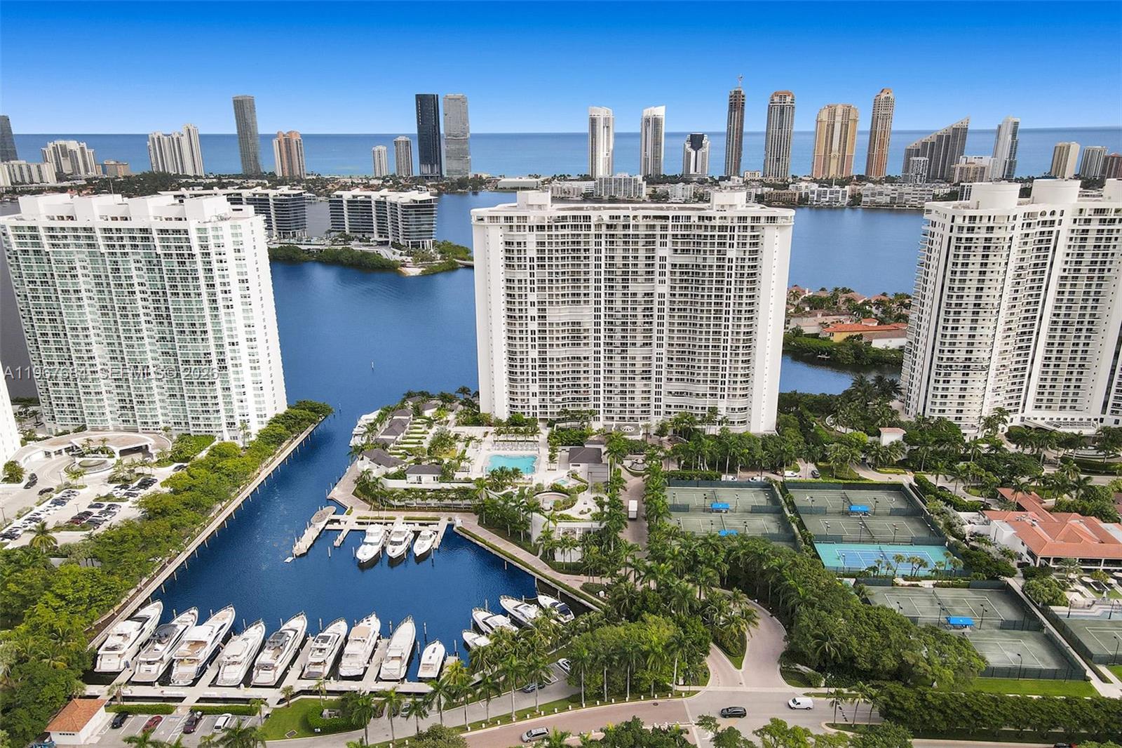 7000 Island Blvd, Aventura, Florida 33160, 3 Bedrooms Bedrooms, ,3 BathroomsBathrooms,Residential,For Sale,Villa Marina,Island Blvd,A11967684