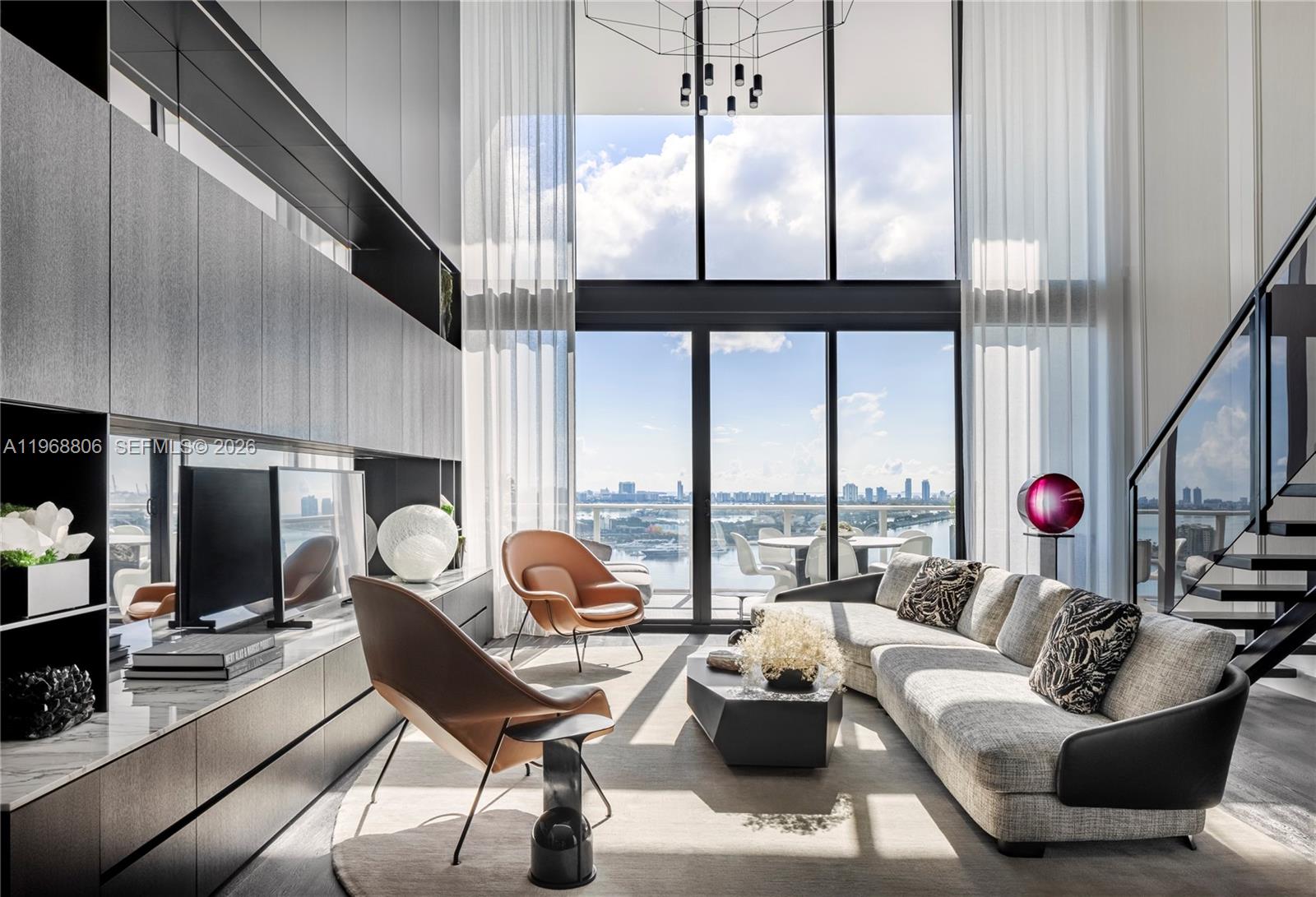 1040 Biscayne Blvd, Miami, Florida 33132, 2 Bedrooms Bedrooms, ,2 BathroomsBathrooms,Residential,For Sale,TEN MUSEUM PARK,Biscayne Blvd,A11968806