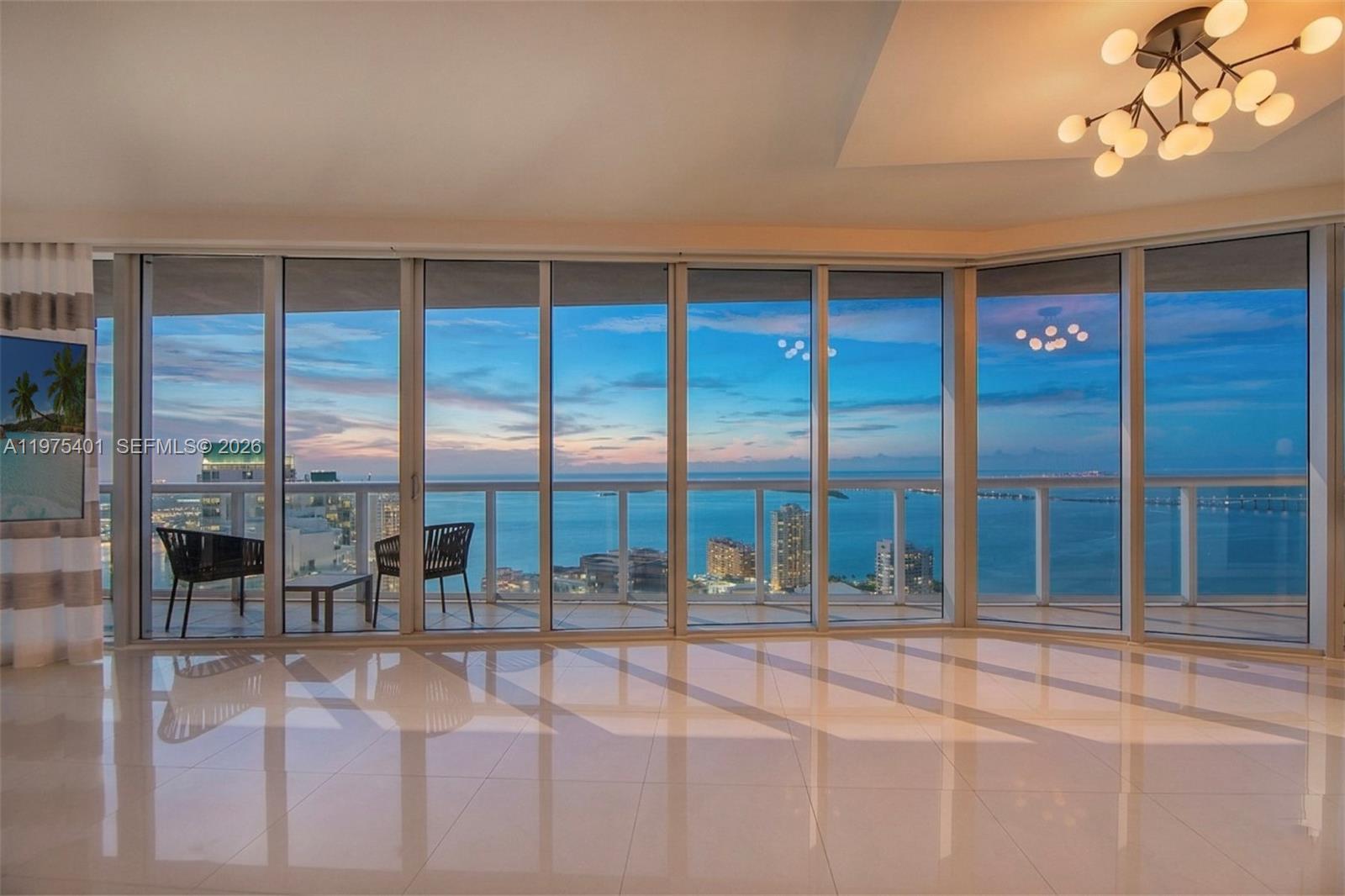 465 Brickell Ave, Miami, Florida 33131, 3 Bedrooms Bedrooms, ,2 BathroomsBathrooms,Residential,For Sale,Icon Brickell 1,Brickell Ave,A11975401